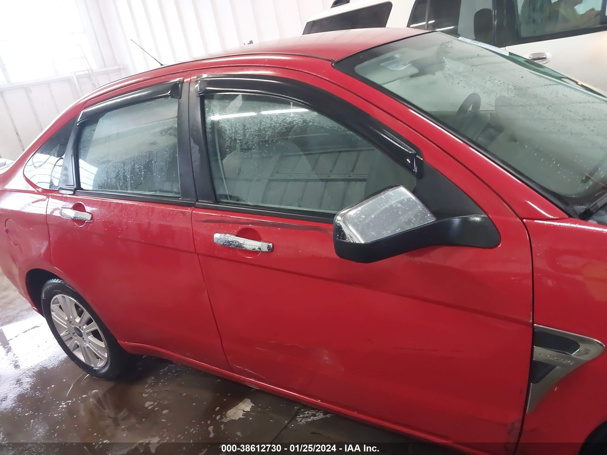 Photo 12 VIN: 1FAHP35N18W202669 - FORD FOCUS 