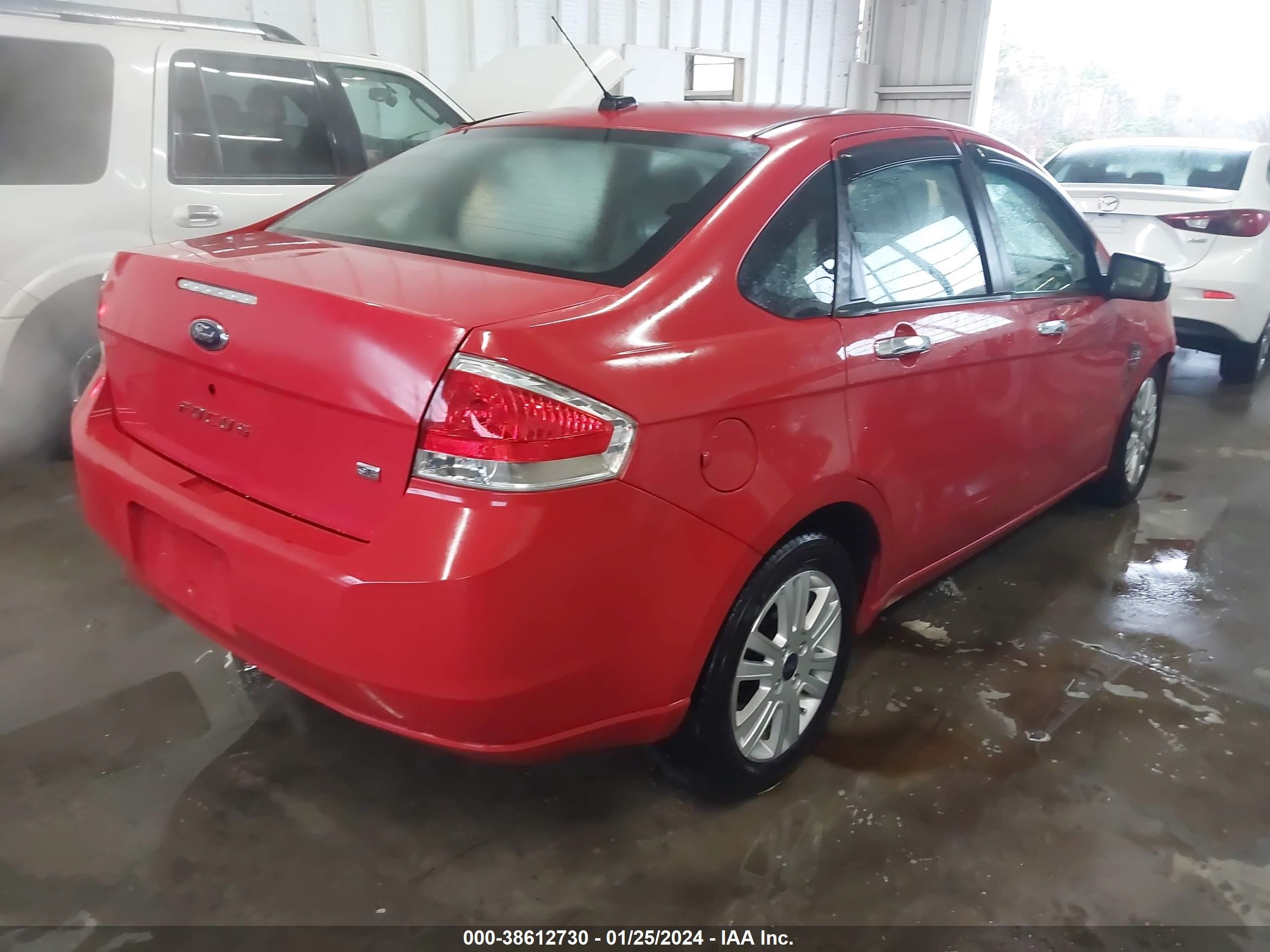 Photo 3 VIN: 1FAHP35N18W202669 - FORD FOCUS 