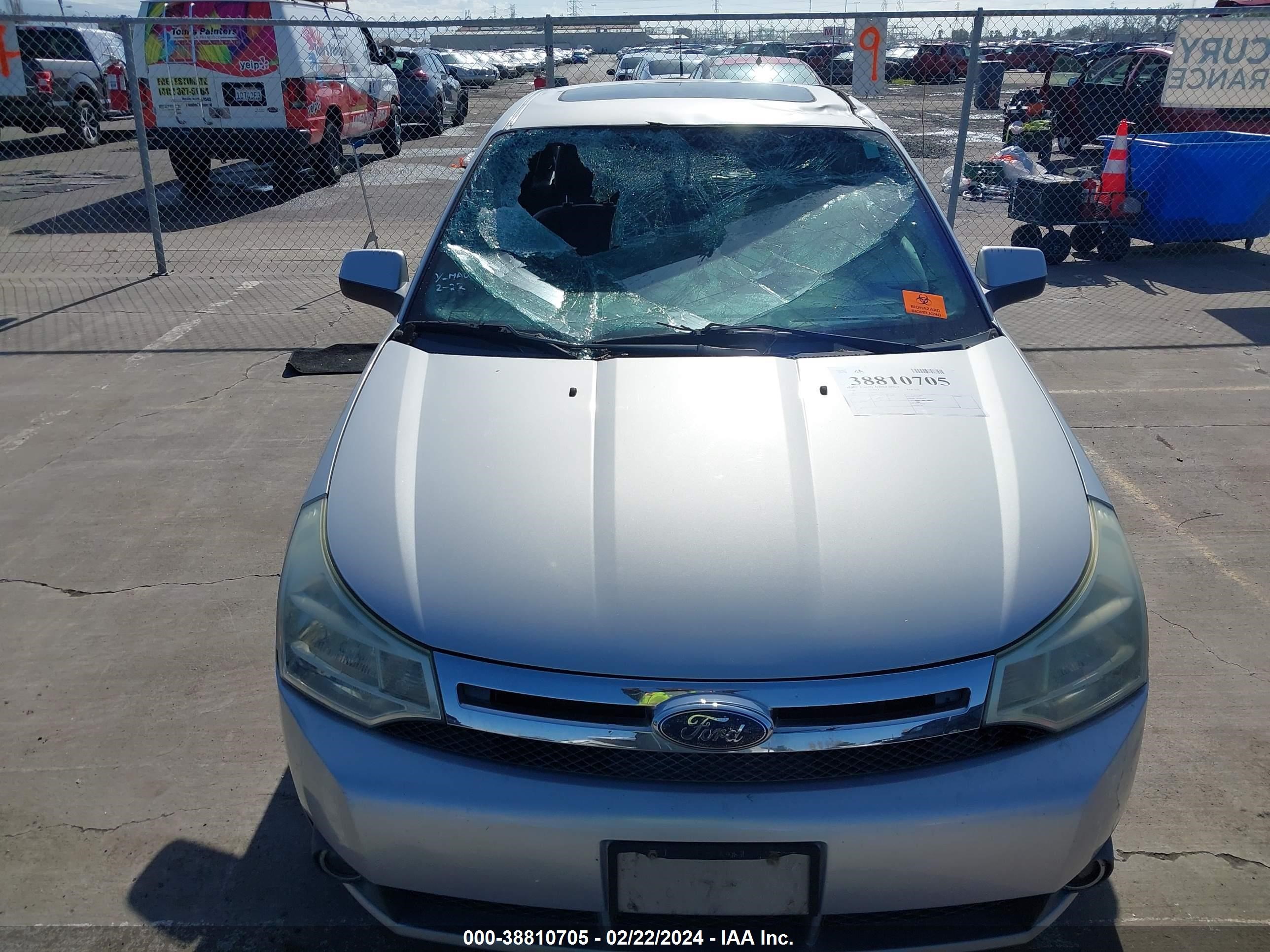 Photo 11 VIN: 1FAHP35N18W222677 - FORD FOCUS 