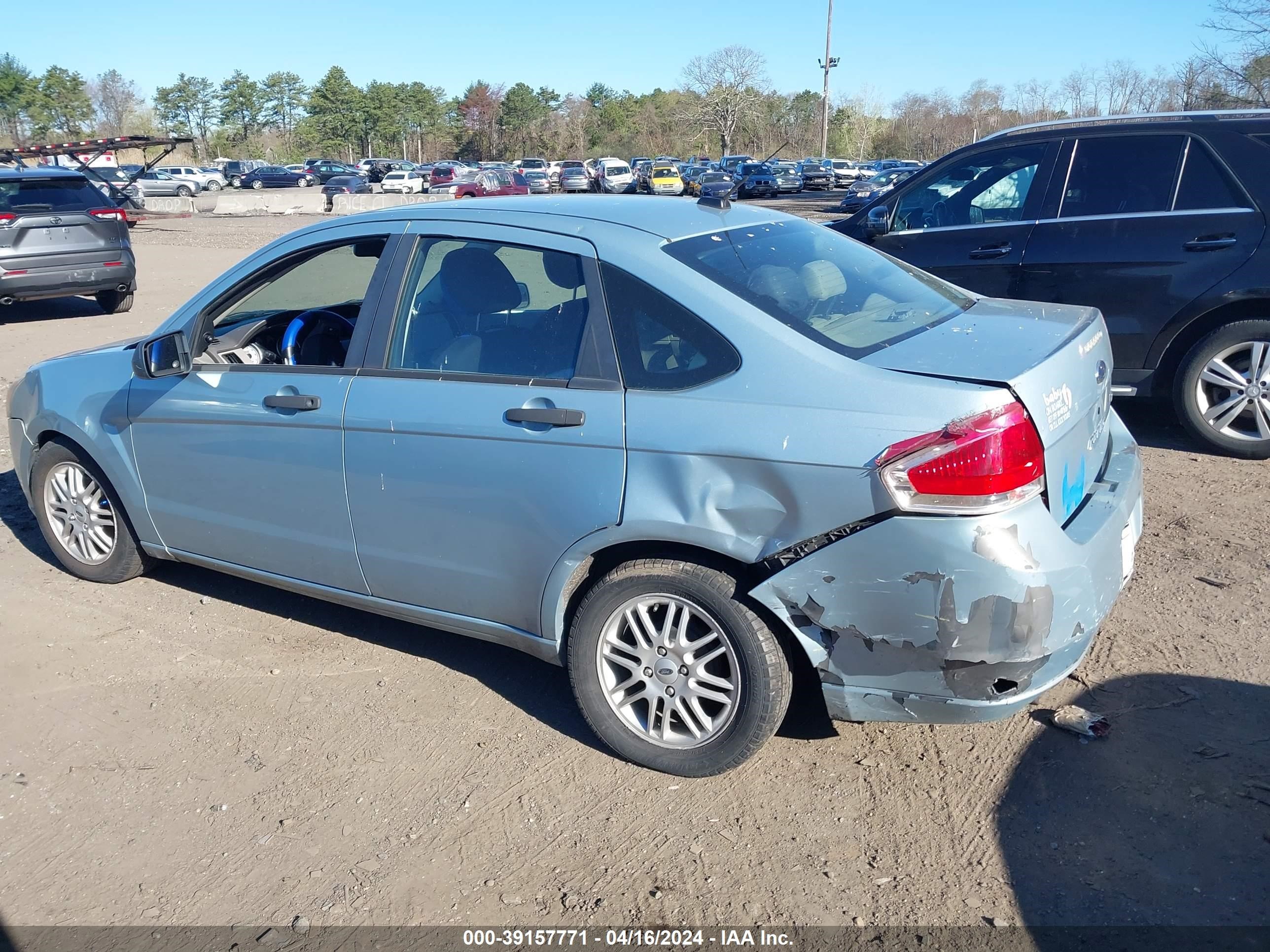 Photo 2 VIN: 1FAHP35N19W156939 - FORD FOCUS 