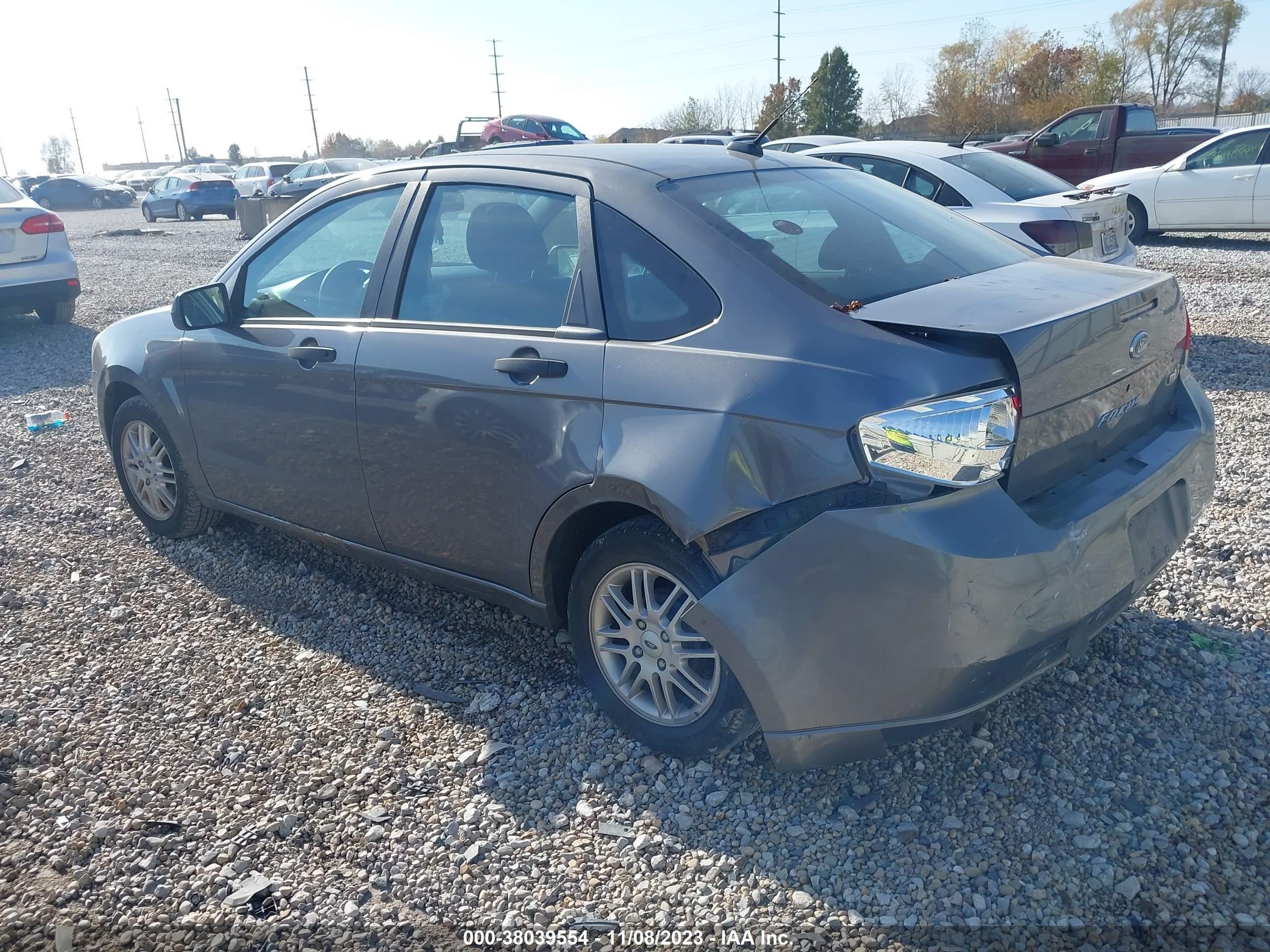 Photo 2 VIN: 1FAHP35N19W227640 - FORD FOCUS 