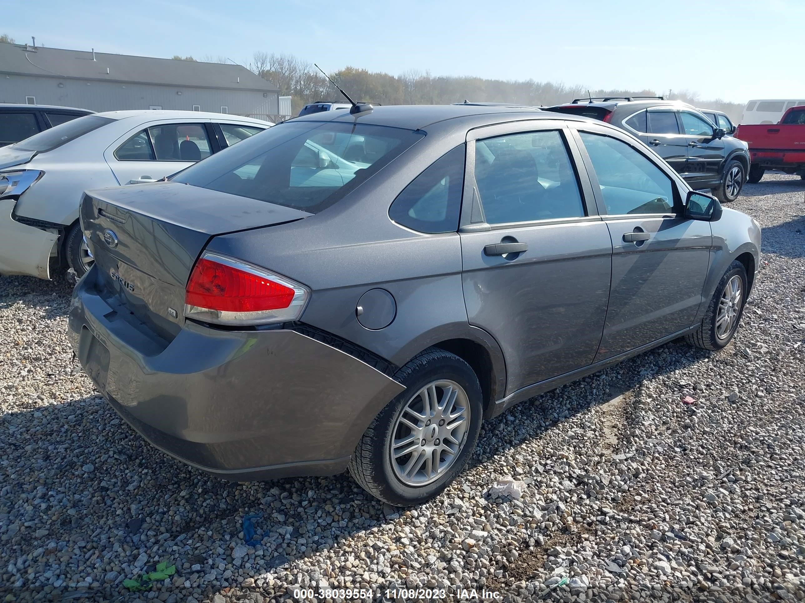 Photo 3 VIN: 1FAHP35N19W227640 - FORD FOCUS 