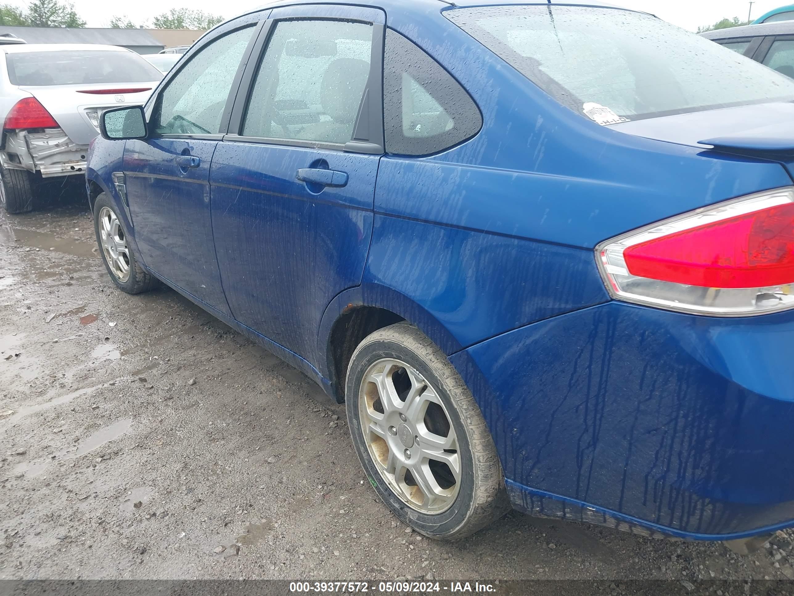 Photo 13 VIN: 1FAHP35N28W136696 - FORD FOCUS 