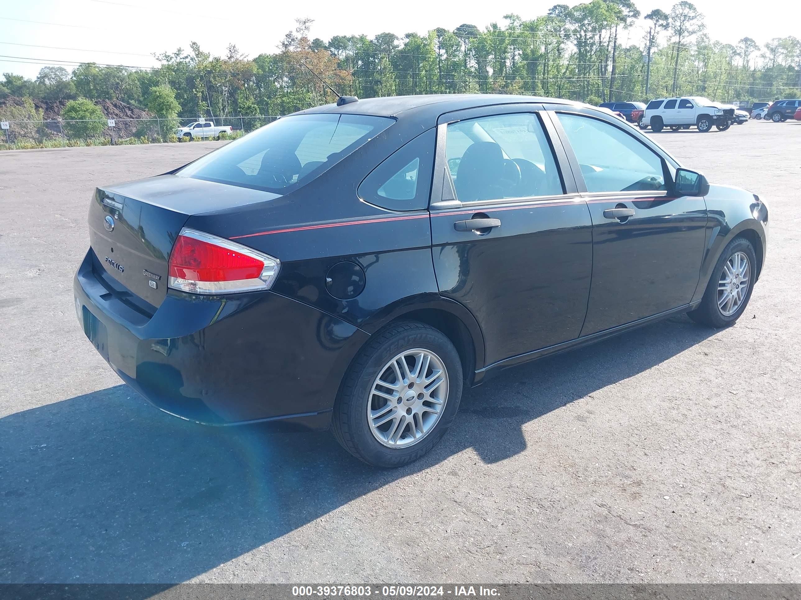 Photo 3 VIN: 1FAHP35N29W152107 - FORD FOCUS 