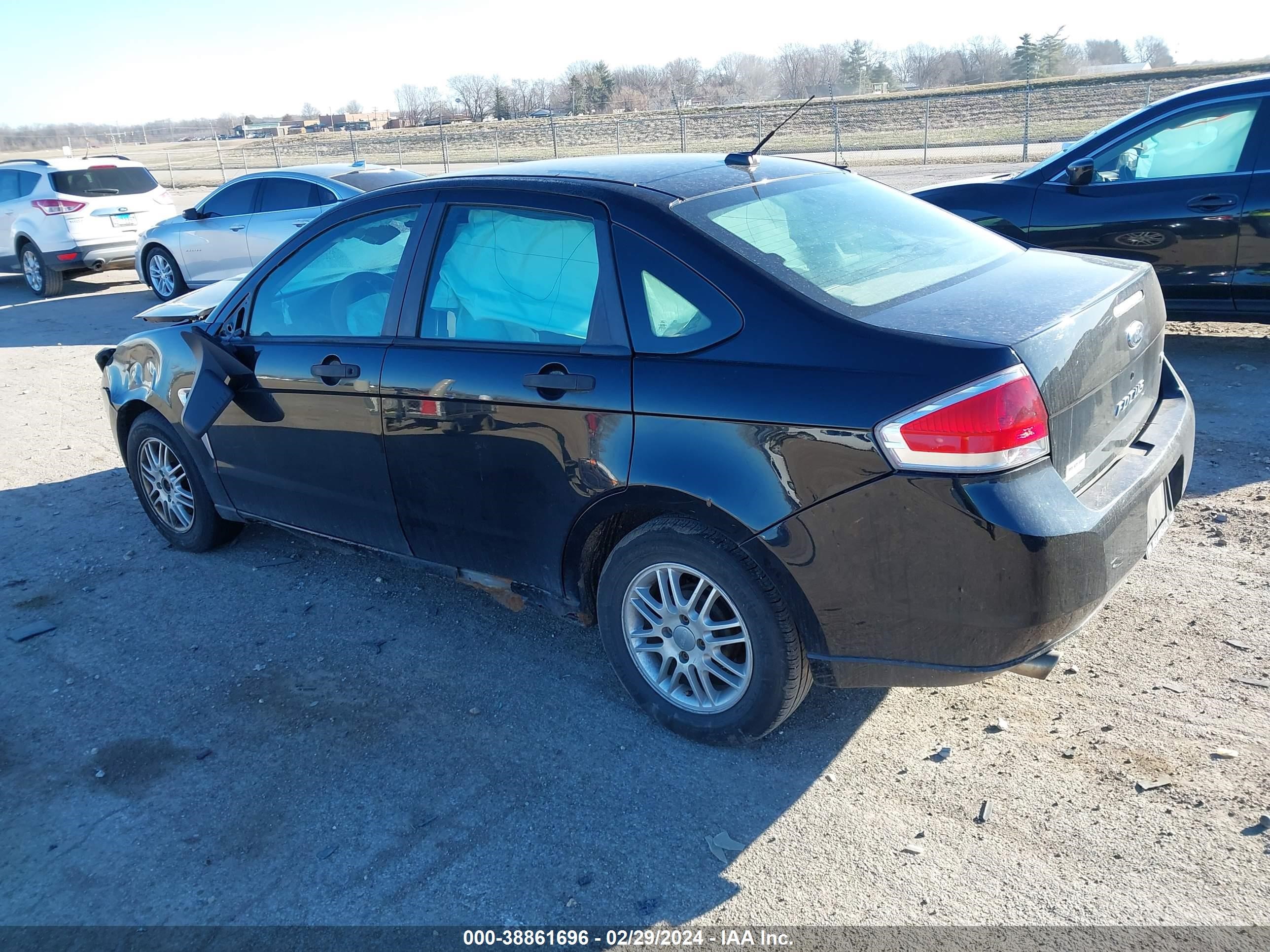 Photo 2 VIN: 1FAHP35N38W218775 - FORD FOCUS 