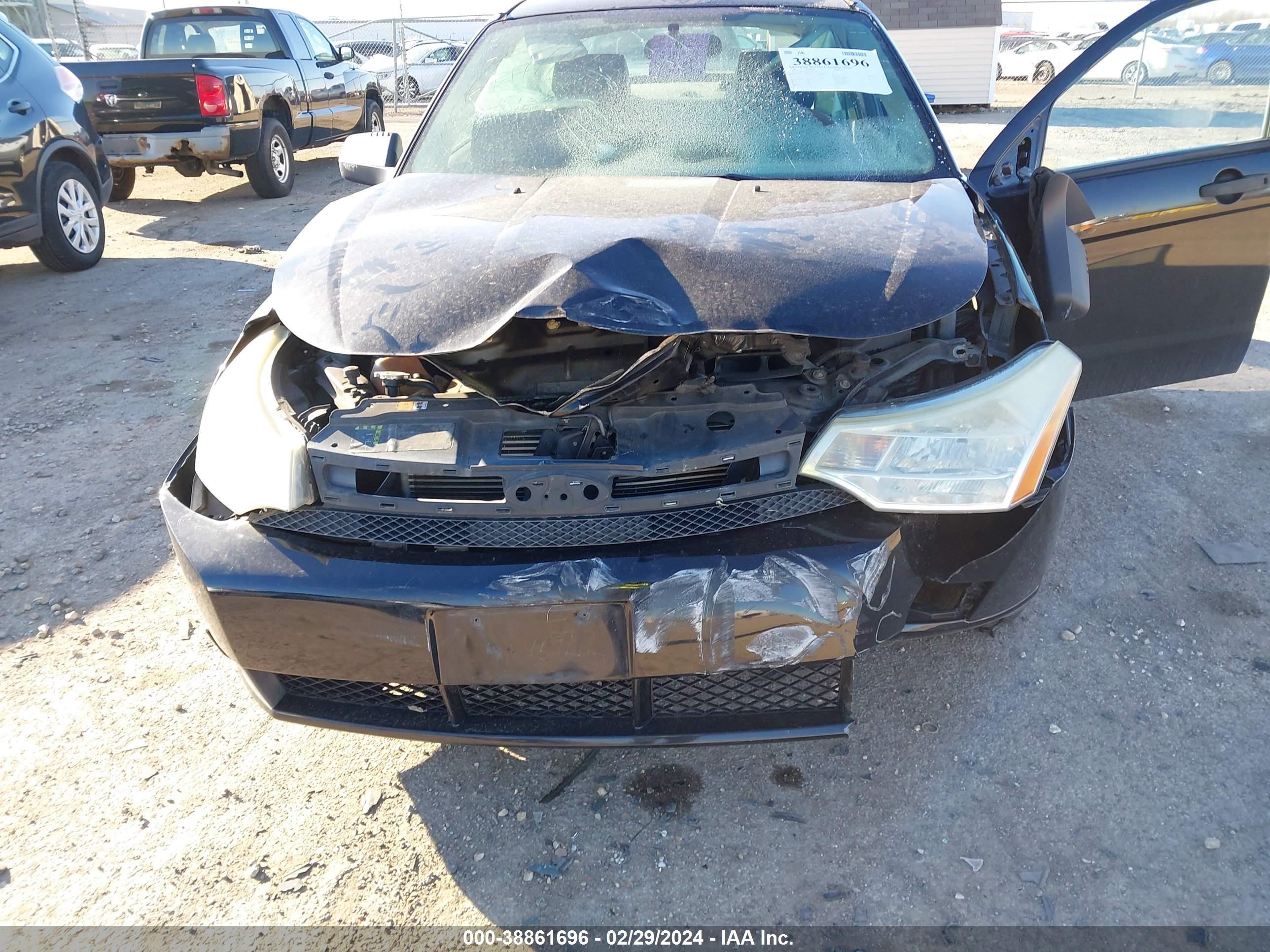 Photo 5 VIN: 1FAHP35N38W218775 - FORD FOCUS 