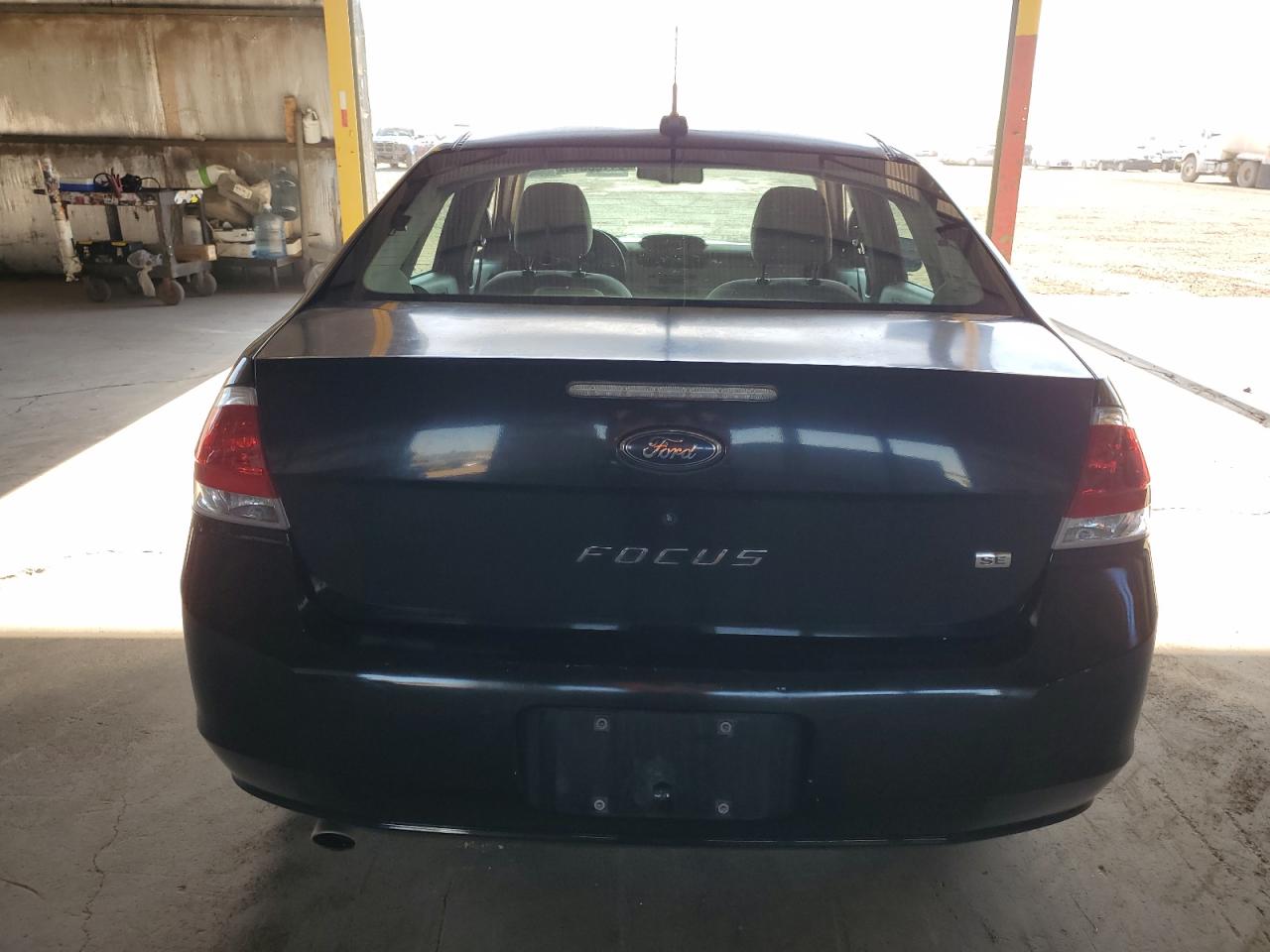 Photo 5 VIN: 1FAHP35N38W242526 - FORD FOCUS 