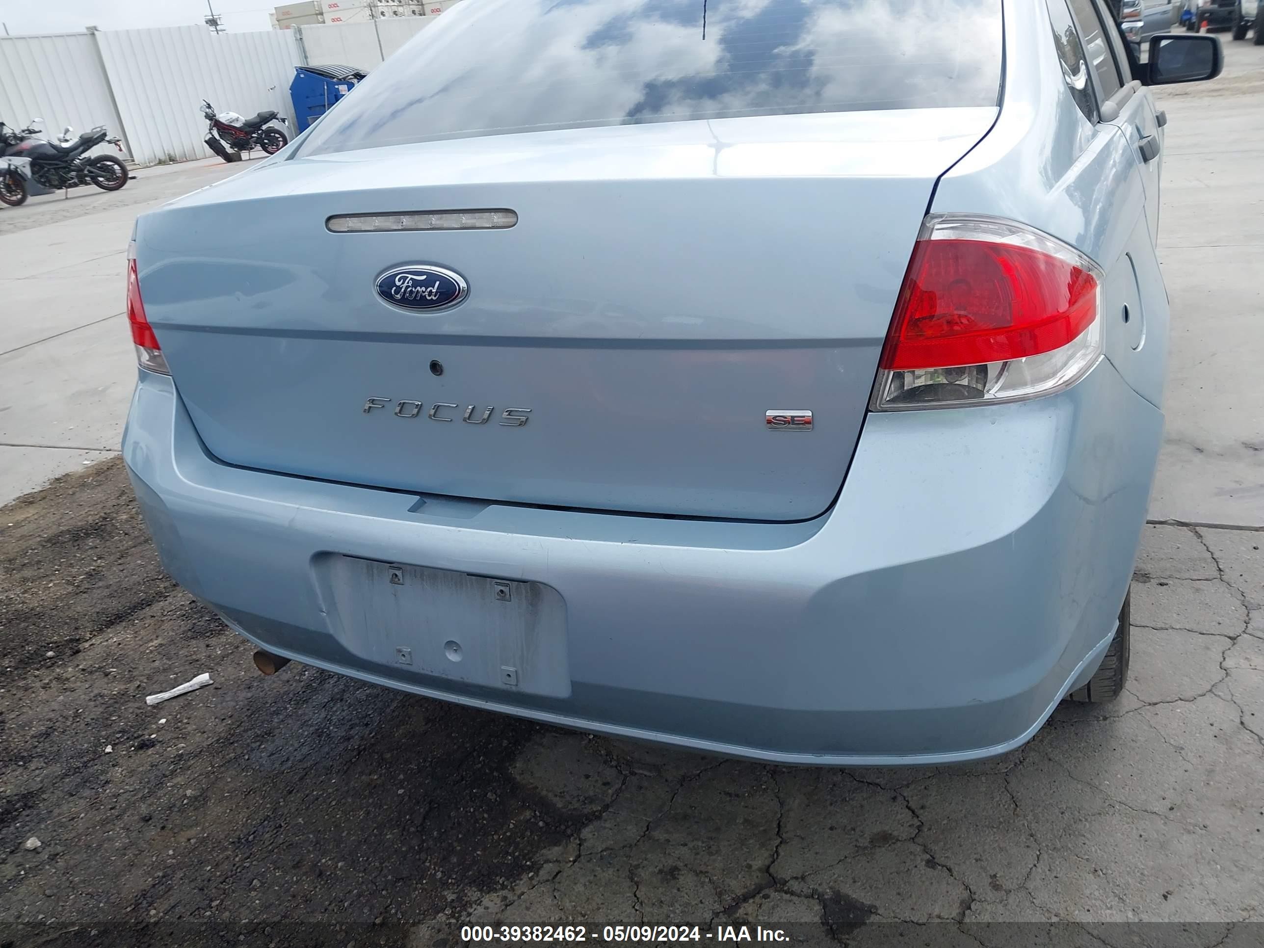 Photo 15 VIN: 1FAHP35N39W130519 - FORD FOCUS 