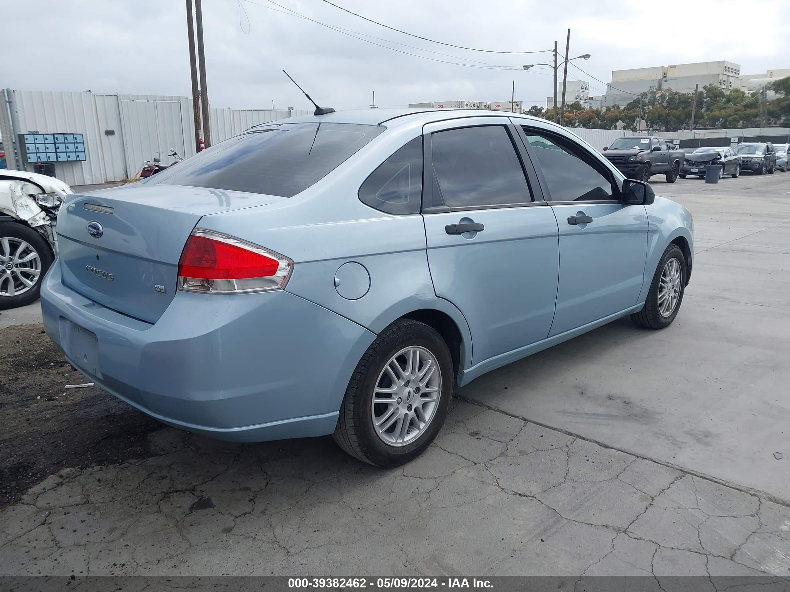 Photo 3 VIN: 1FAHP35N39W130519 - FORD FOCUS 