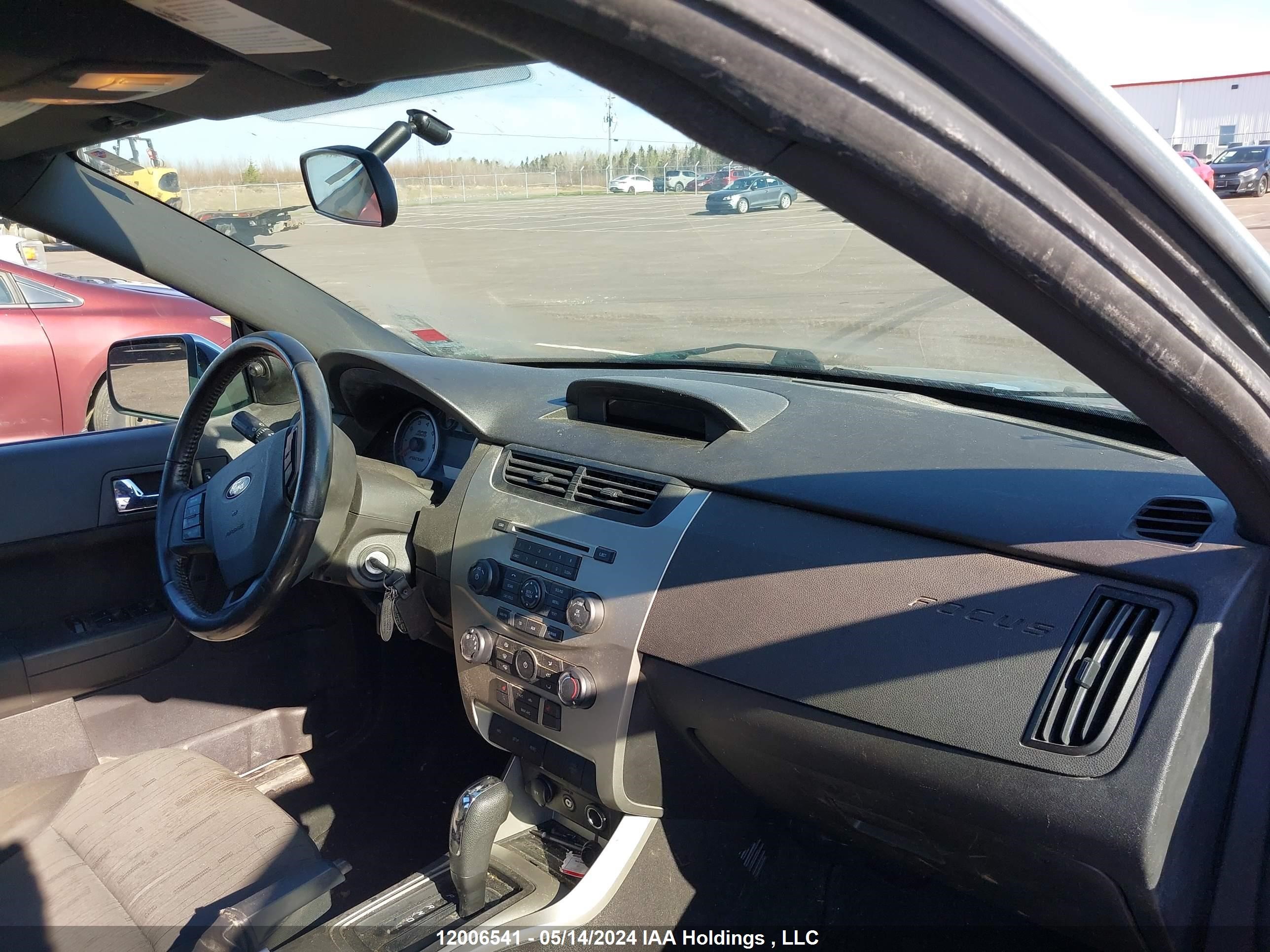 Photo 4 VIN: 1FAHP35N39W256492 - FORD FOCUS 