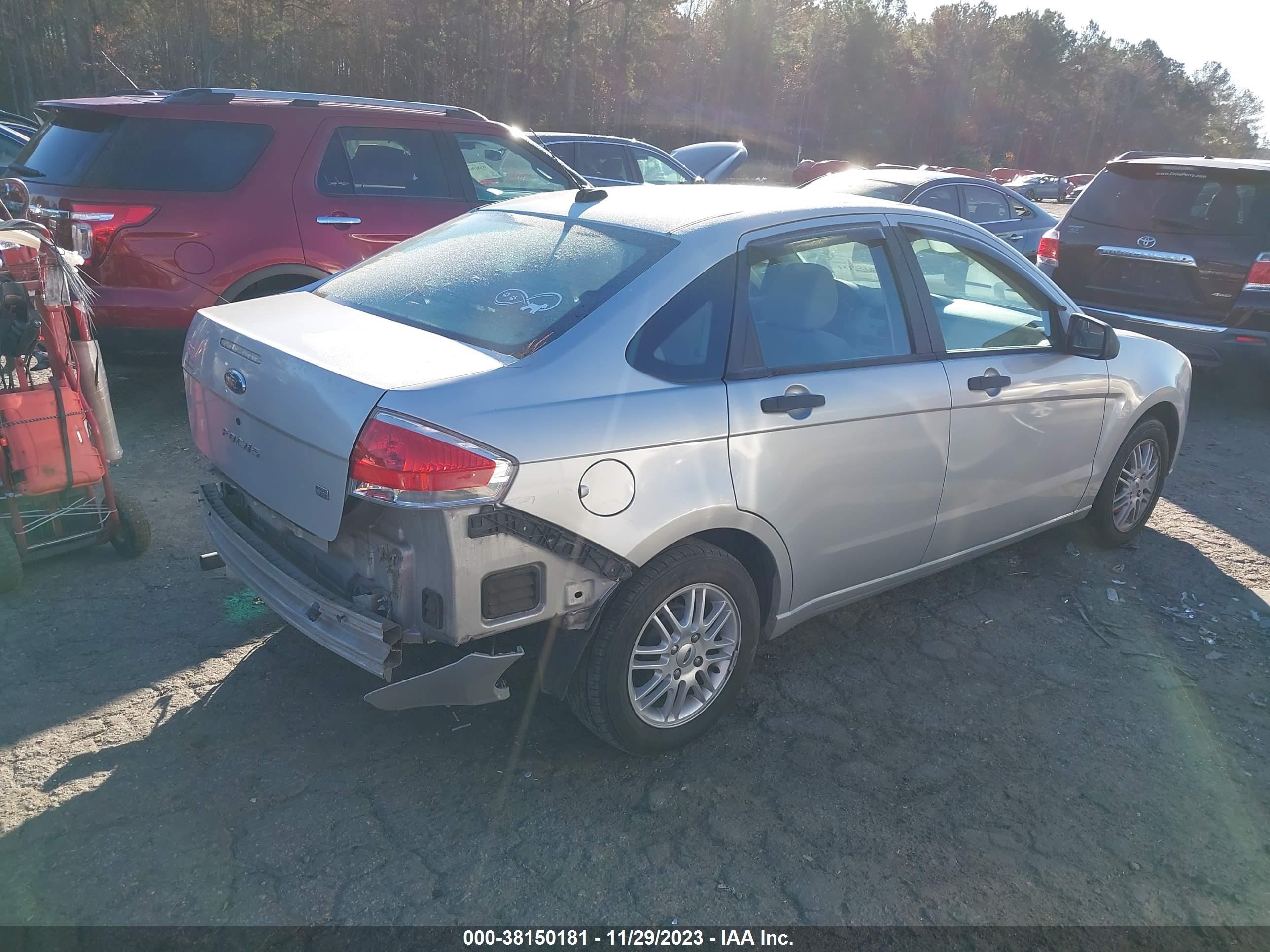 Photo 3 VIN: 1FAHP35N39W267217 - FORD FOCUS 