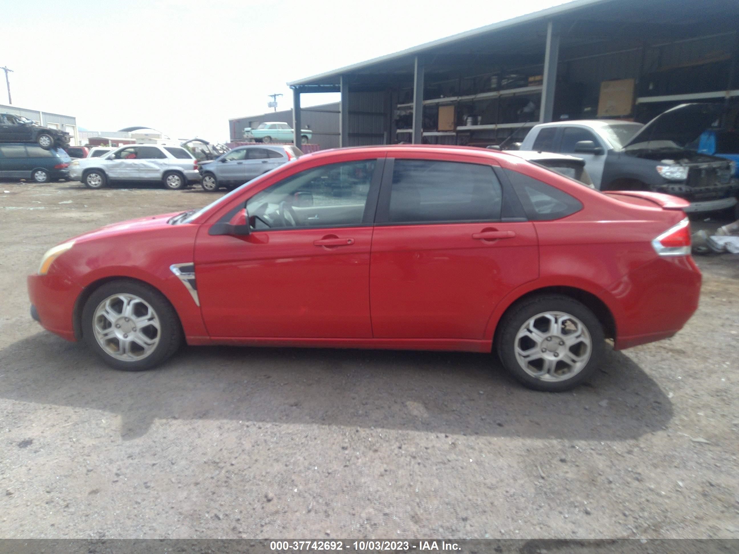 Photo 13 VIN: 1FAHP35N48W149210 - FORD FOCUS 