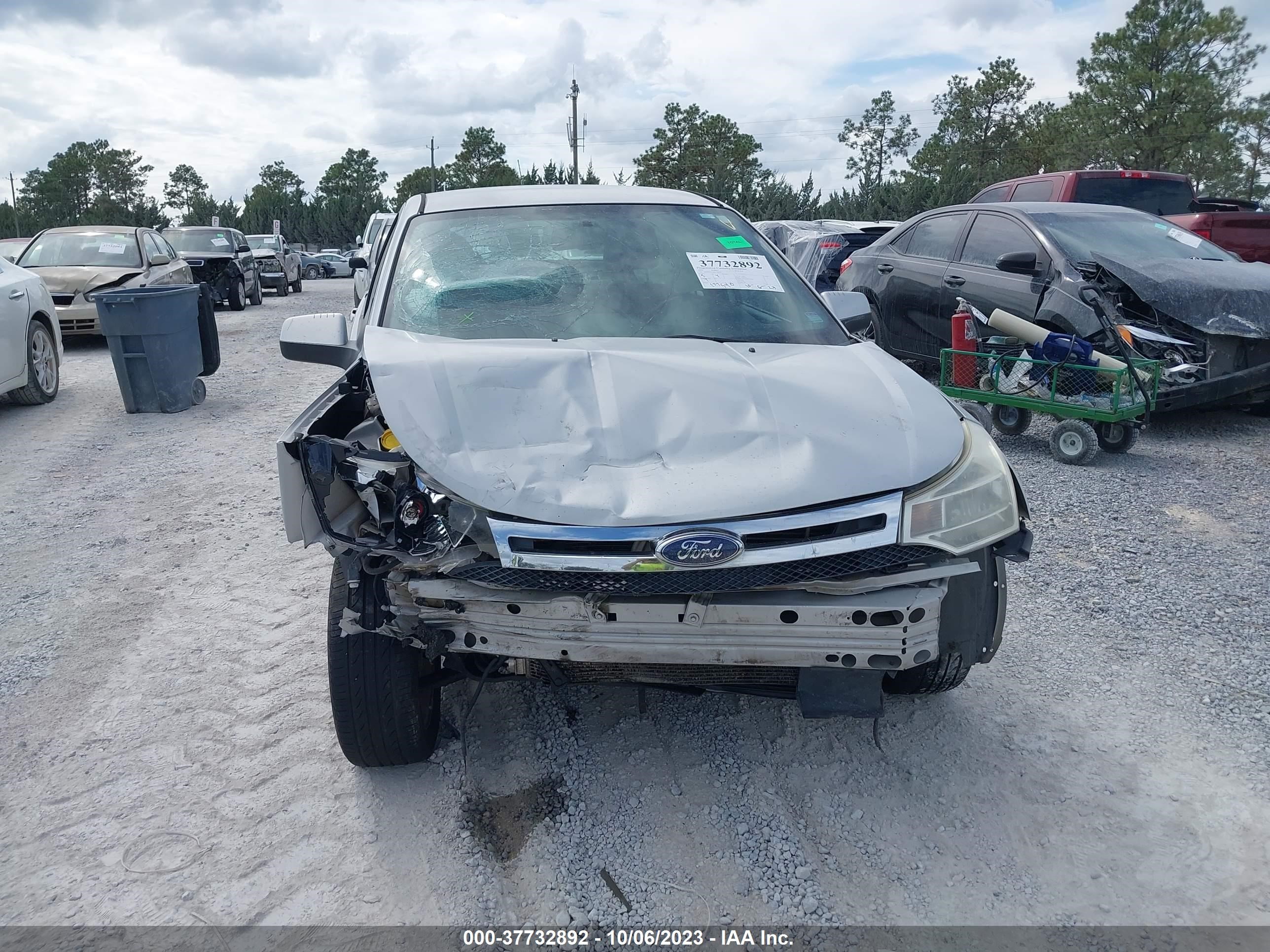 Photo 5 VIN: 1FAHP35N48W170770 - FORD FOCUS 