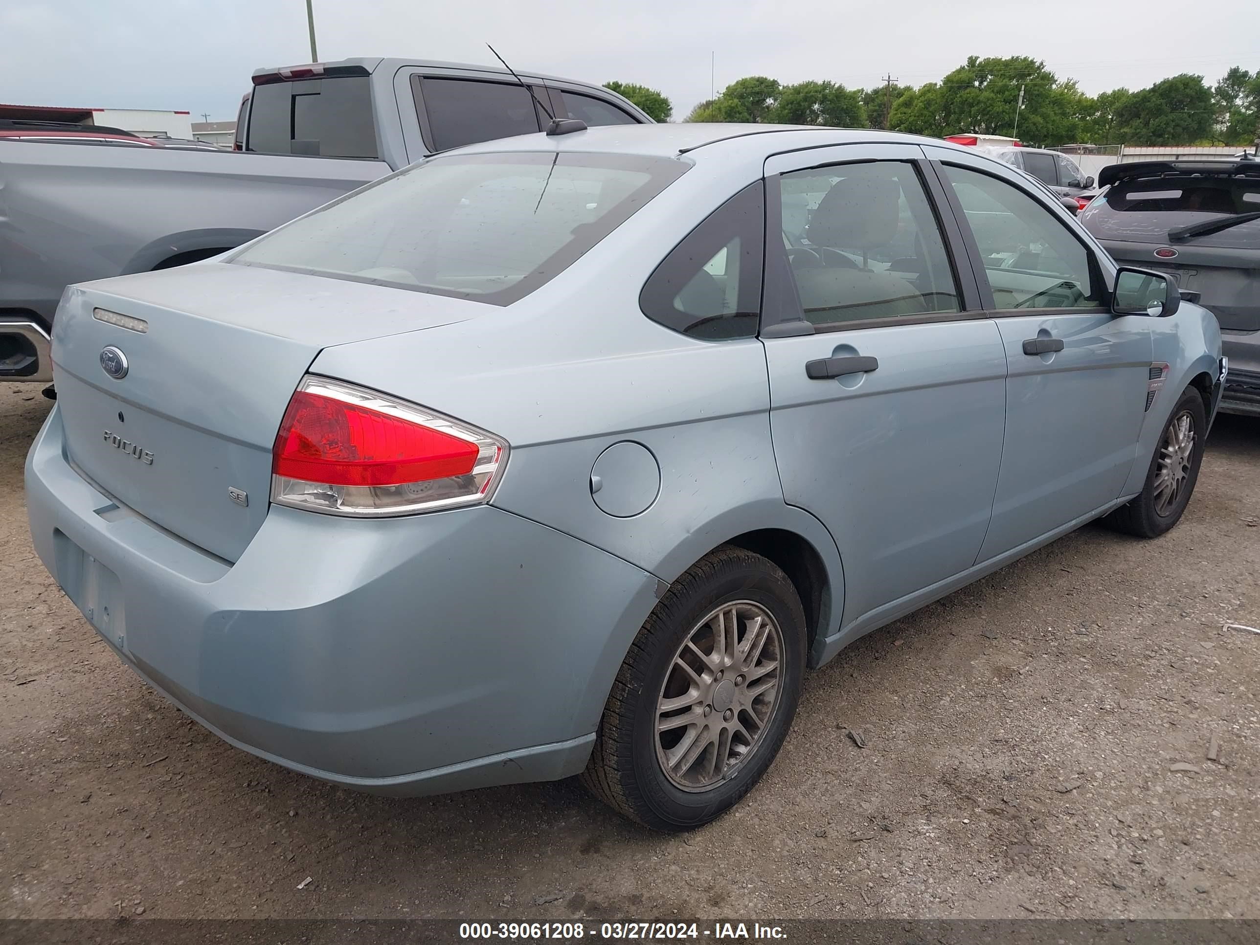 Photo 3 VIN: 1FAHP35N48W233463 - FORD FOCUS 