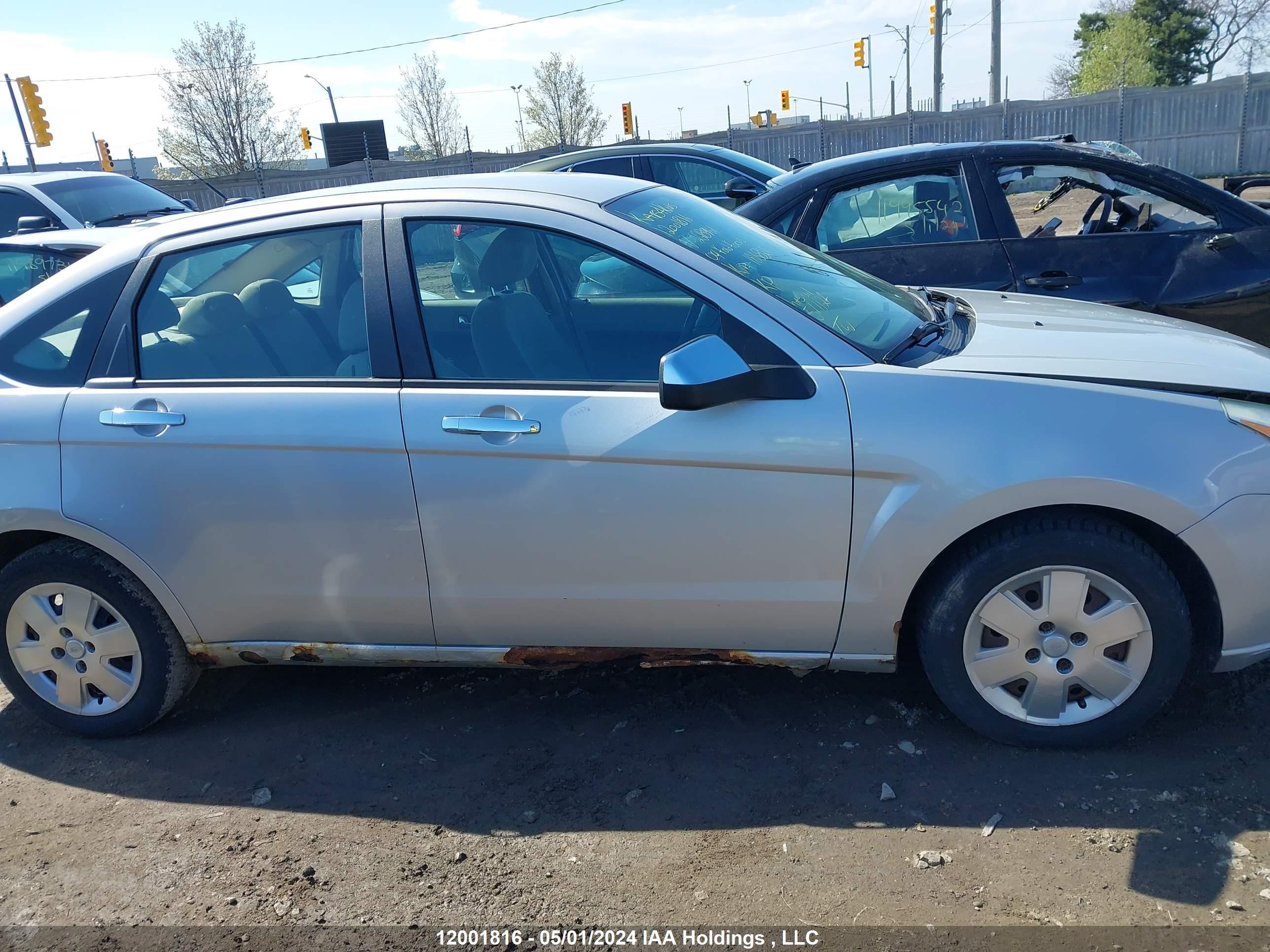 Photo 12 VIN: 1FAHP35N49W228961 - FORD FOCUS 