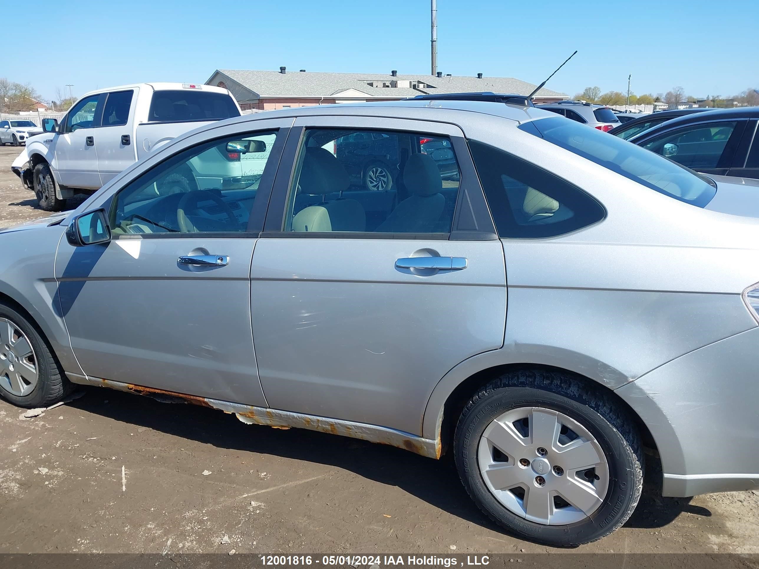 Photo 13 VIN: 1FAHP35N49W228961 - FORD FOCUS 