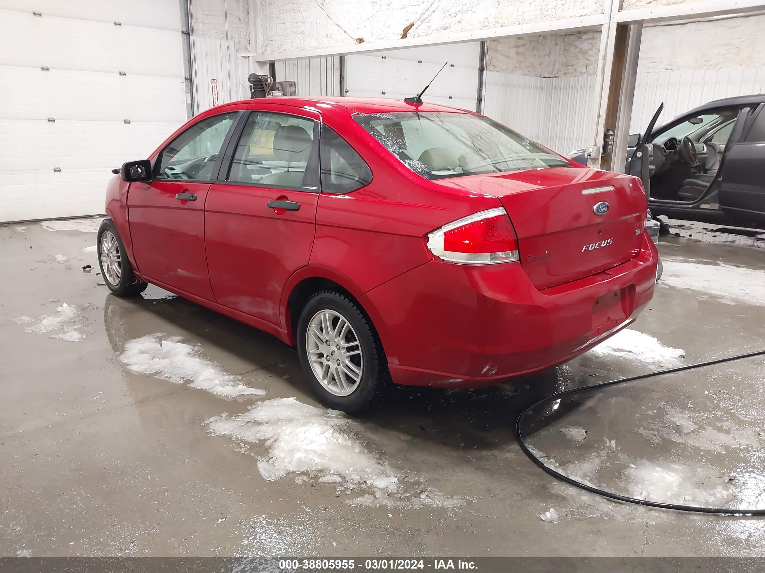 Photo 2 VIN: 1FAHP35N49W241645 - FORD FOCUS 