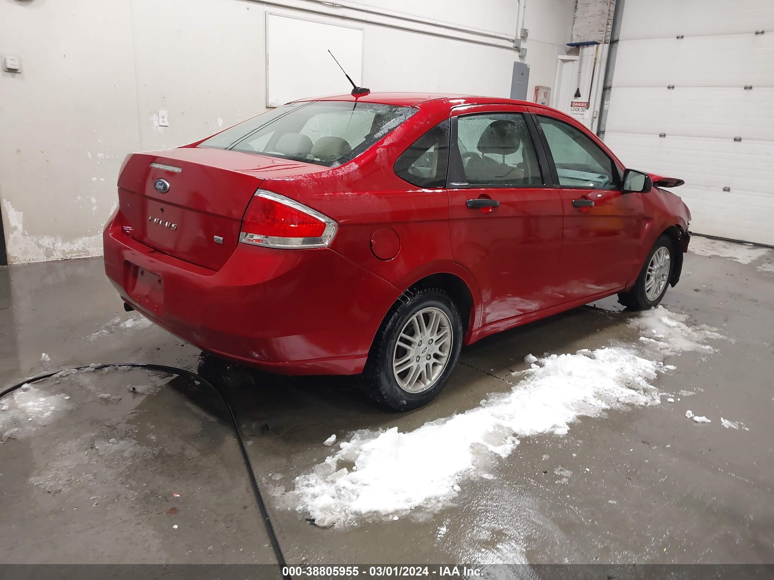 Photo 3 VIN: 1FAHP35N49W241645 - FORD FOCUS 