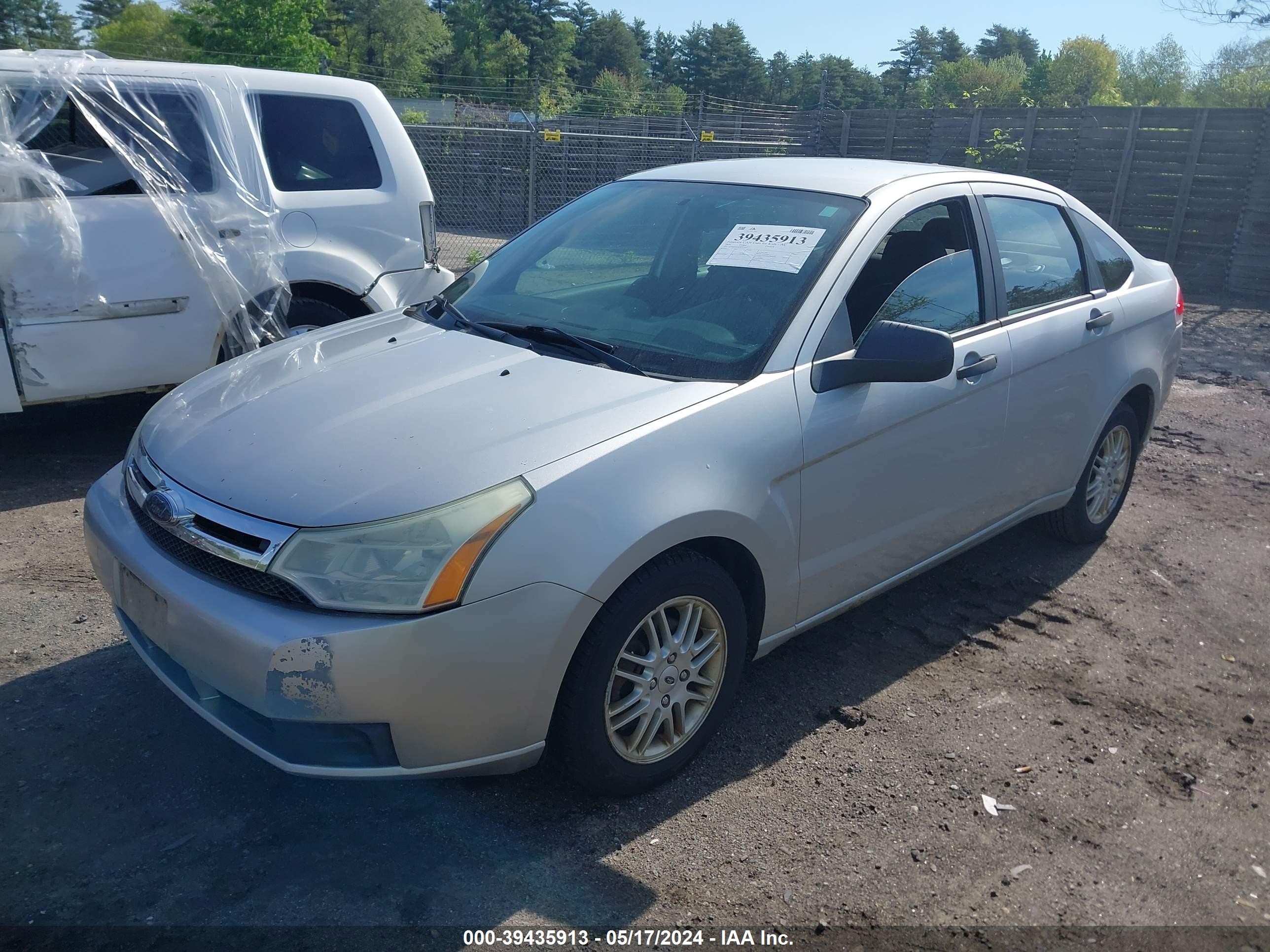 Photo 1 VIN: 1FAHP35N49W252497 - FORD FOCUS 