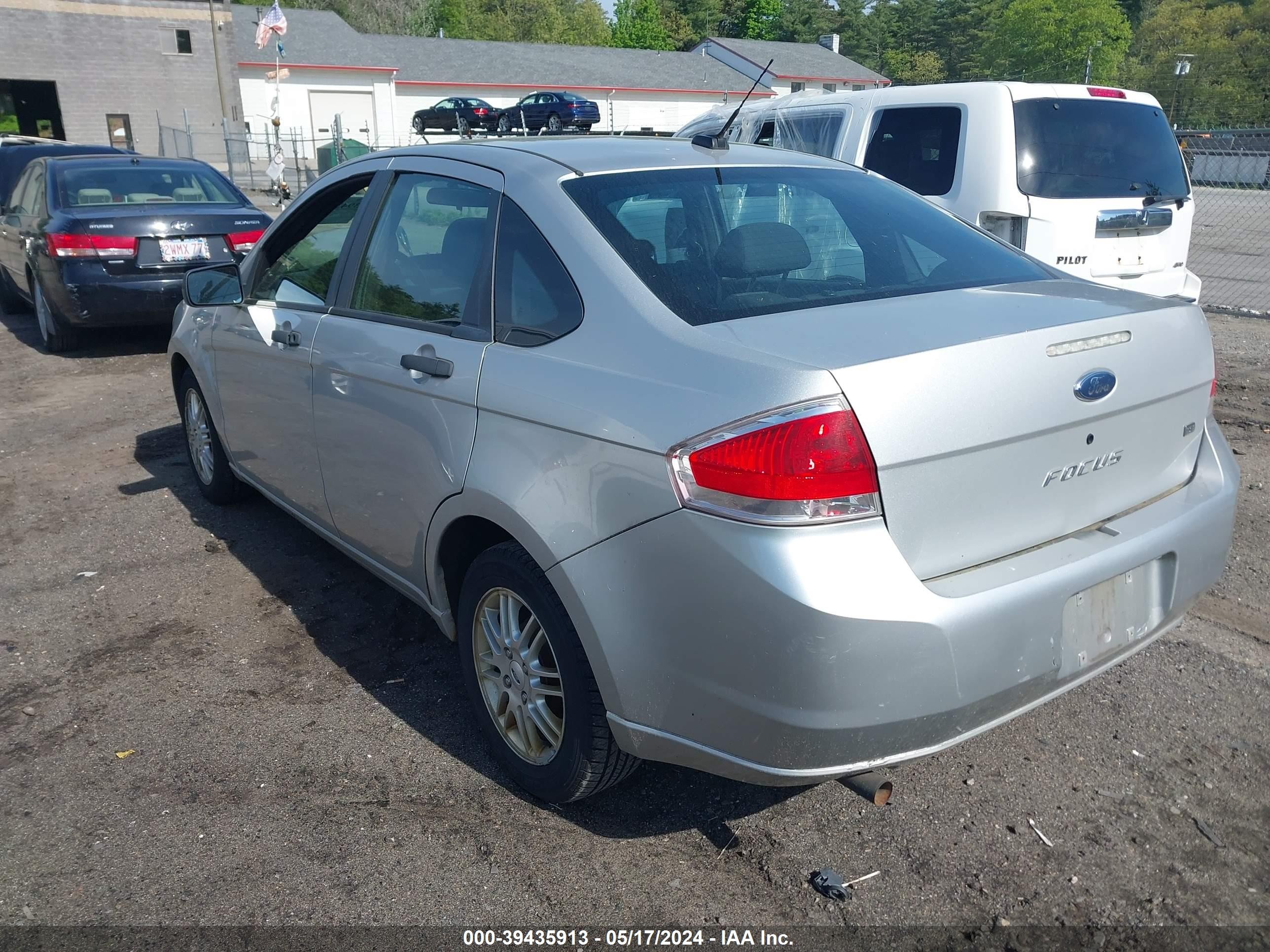 Photo 2 VIN: 1FAHP35N49W252497 - FORD FOCUS 