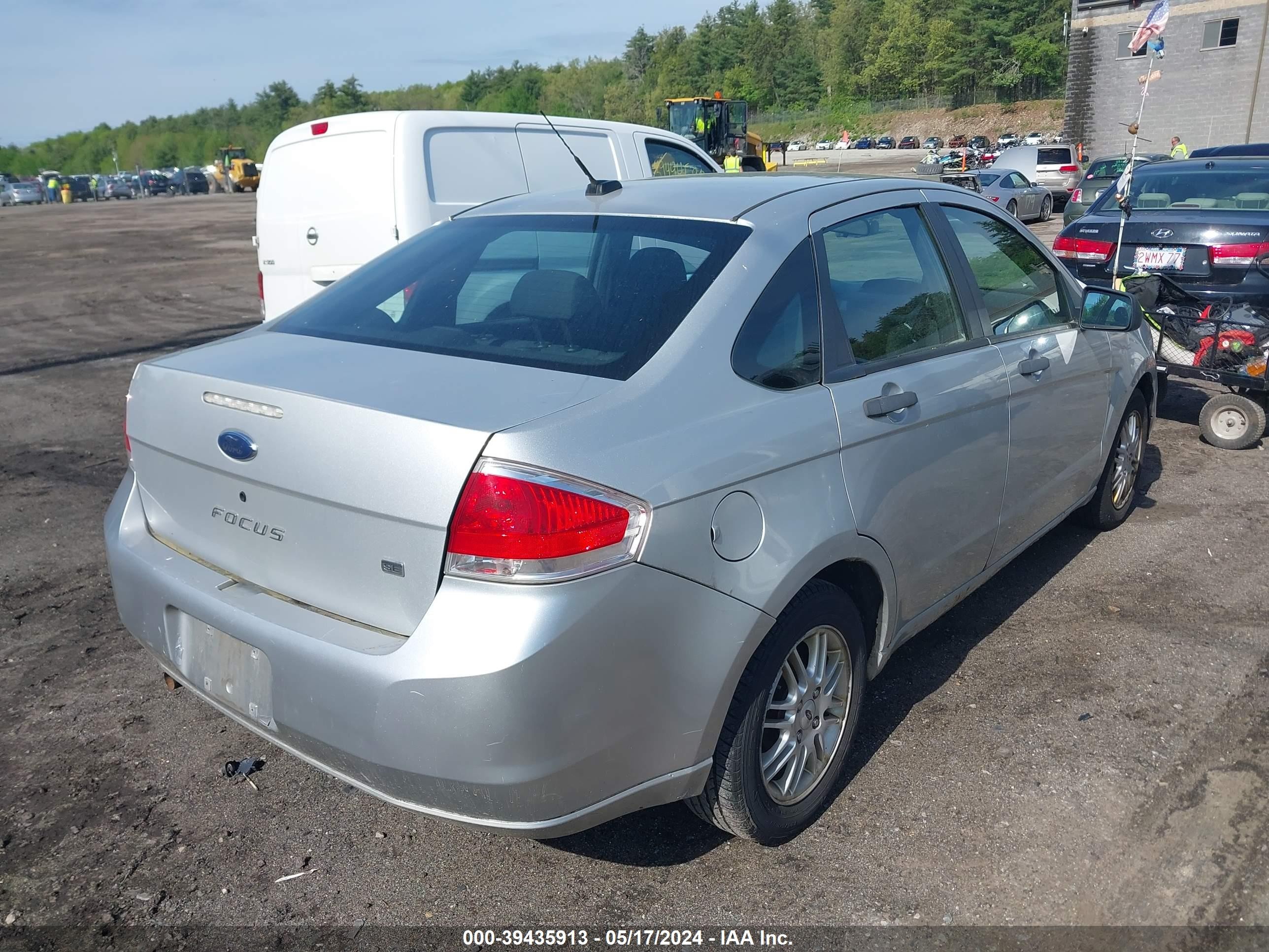 Photo 3 VIN: 1FAHP35N49W252497 - FORD FOCUS 