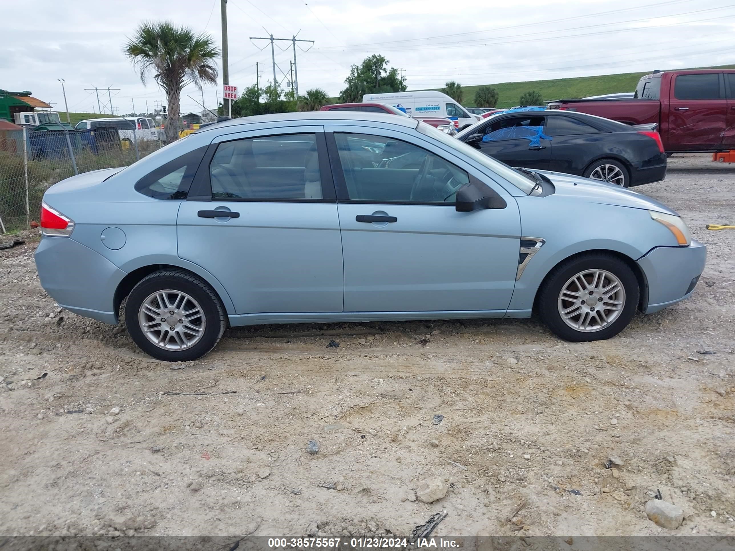 Photo 12 VIN: 1FAHP35N58W157090 - FORD FOCUS 