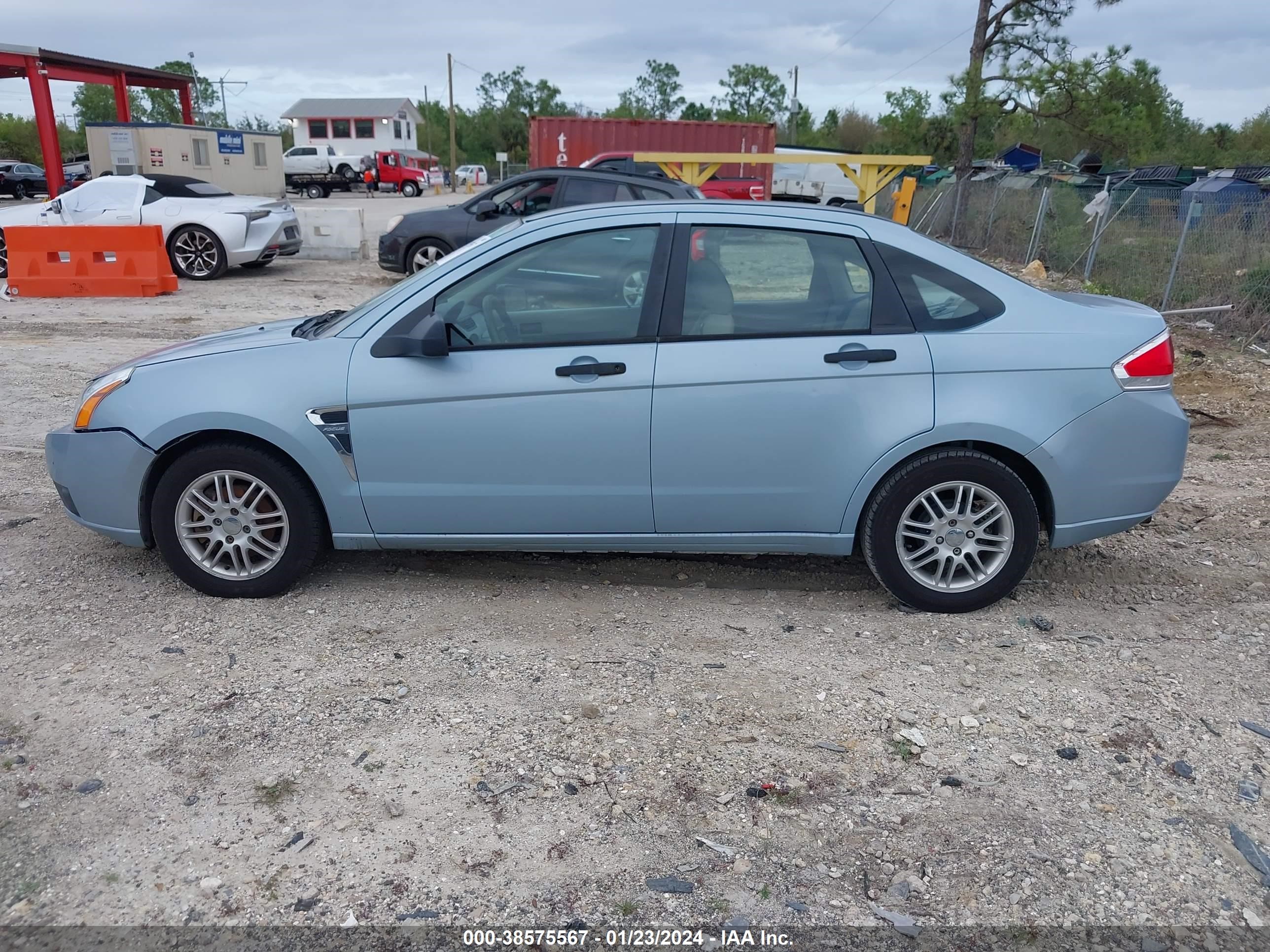 Photo 13 VIN: 1FAHP35N58W157090 - FORD FOCUS 