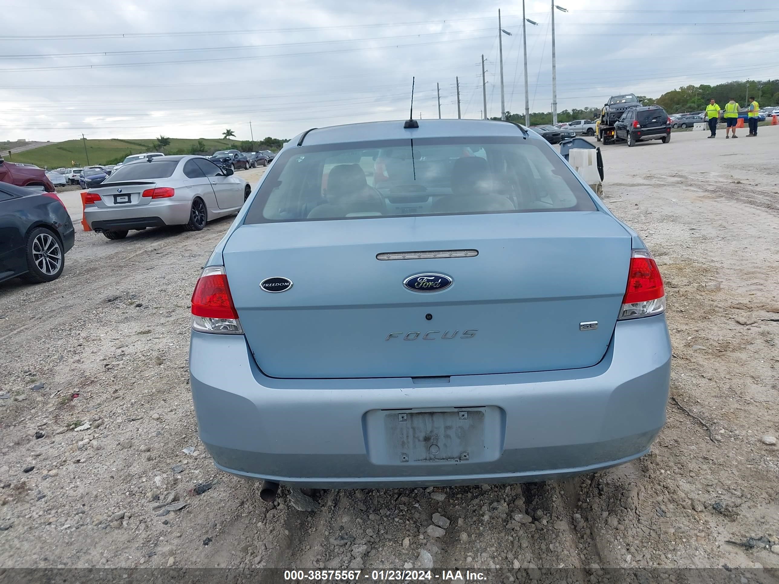 Photo 15 VIN: 1FAHP35N58W157090 - FORD FOCUS 