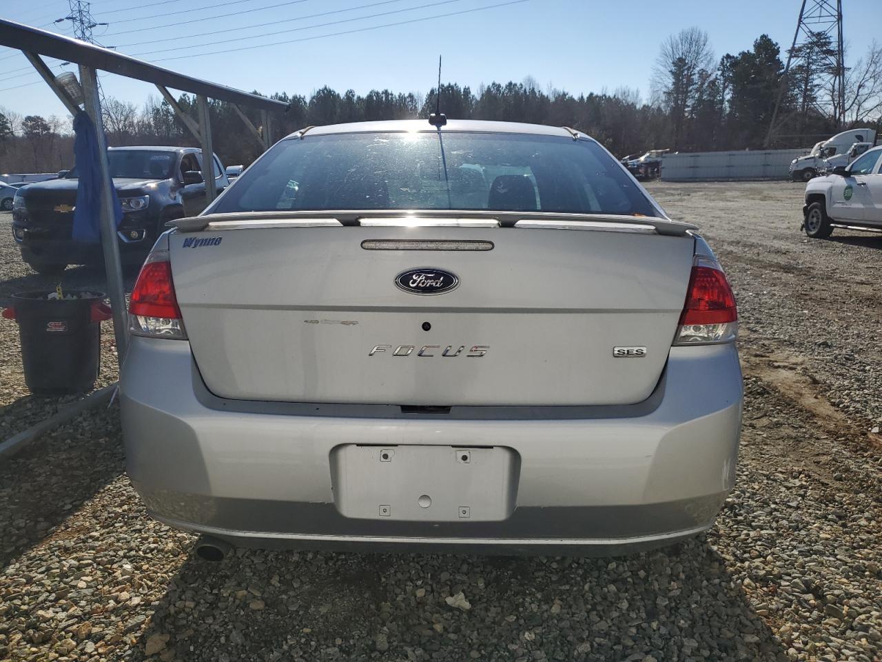 Photo 5 VIN: 1FAHP35N58W212962 - FORD FOCUS 