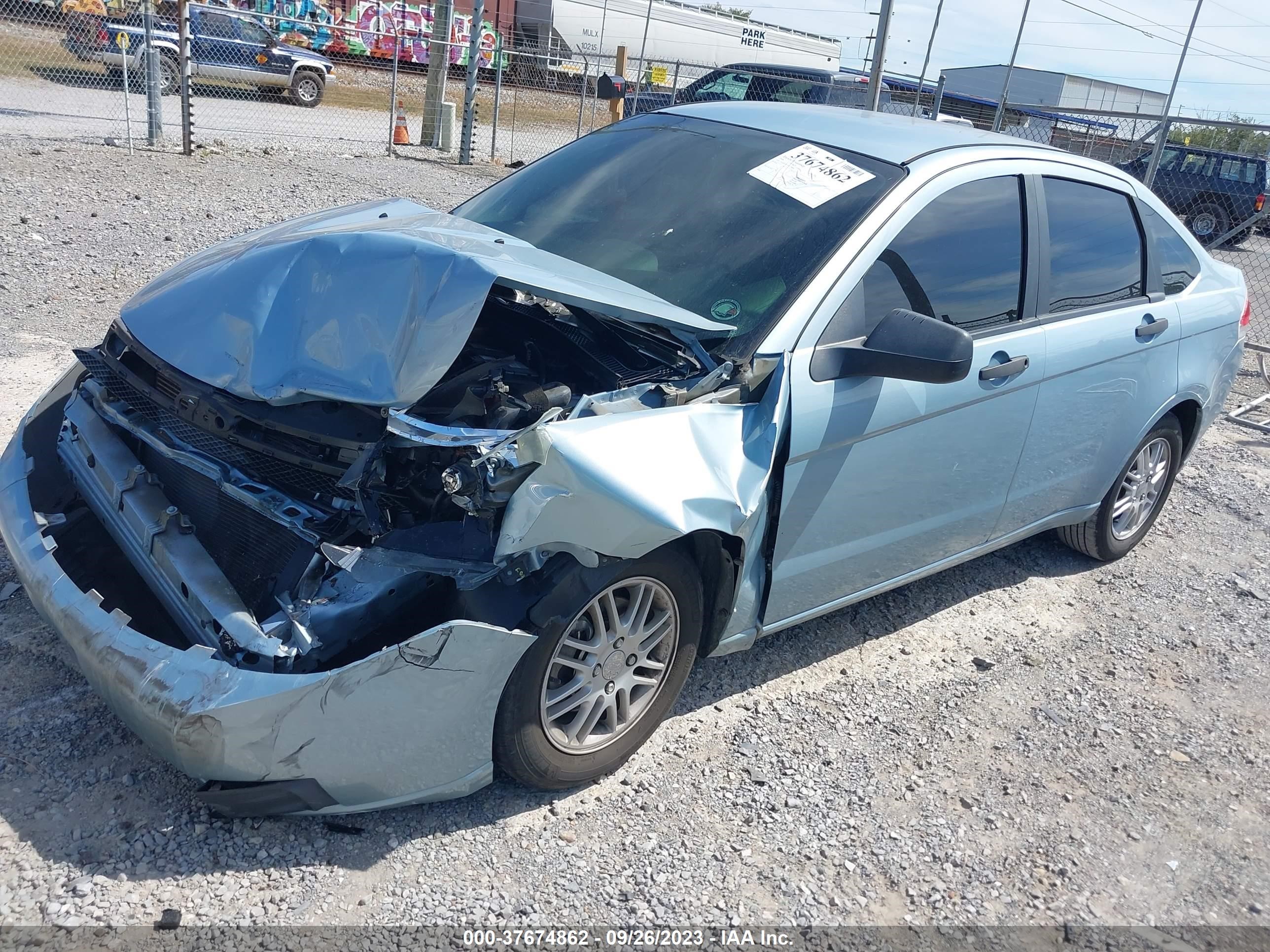 Photo 1 VIN: 1FAHP35N58W239868 - FORD FOCUS 