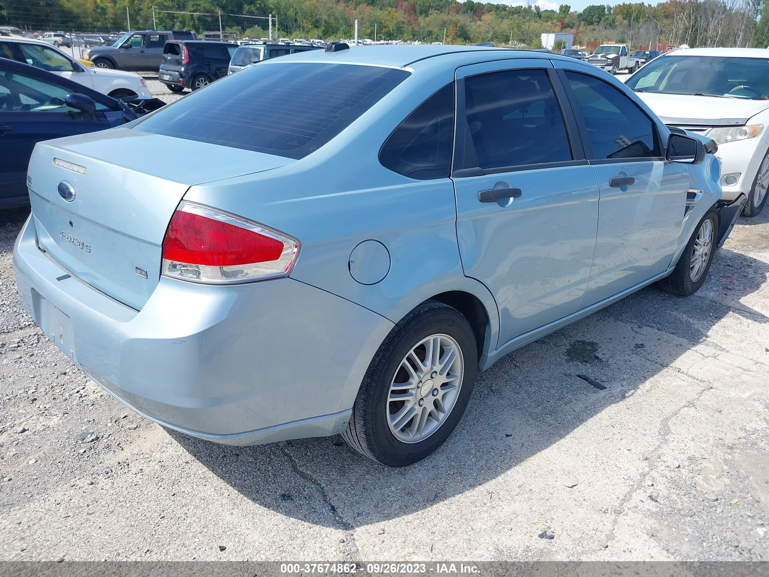 Photo 3 VIN: 1FAHP35N58W239868 - FORD FOCUS 