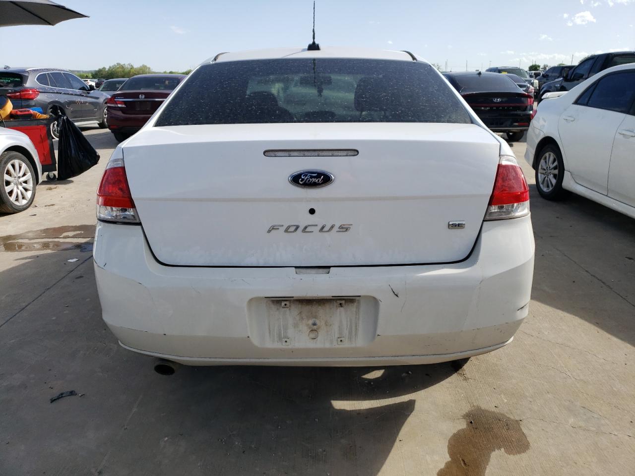 Photo 5 VIN: 1FAHP35N58W279951 - FORD FOCUS 