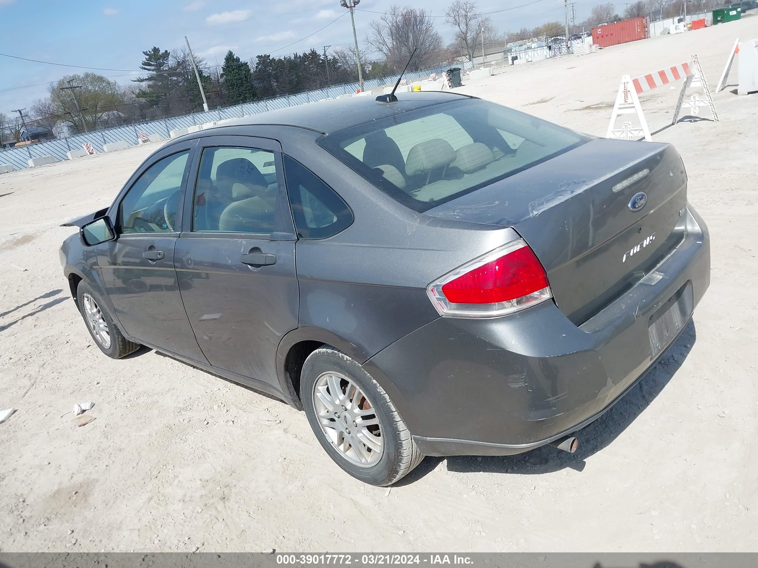 Photo 2 VIN: 1FAHP35N59W112670 - FORD FOCUS 