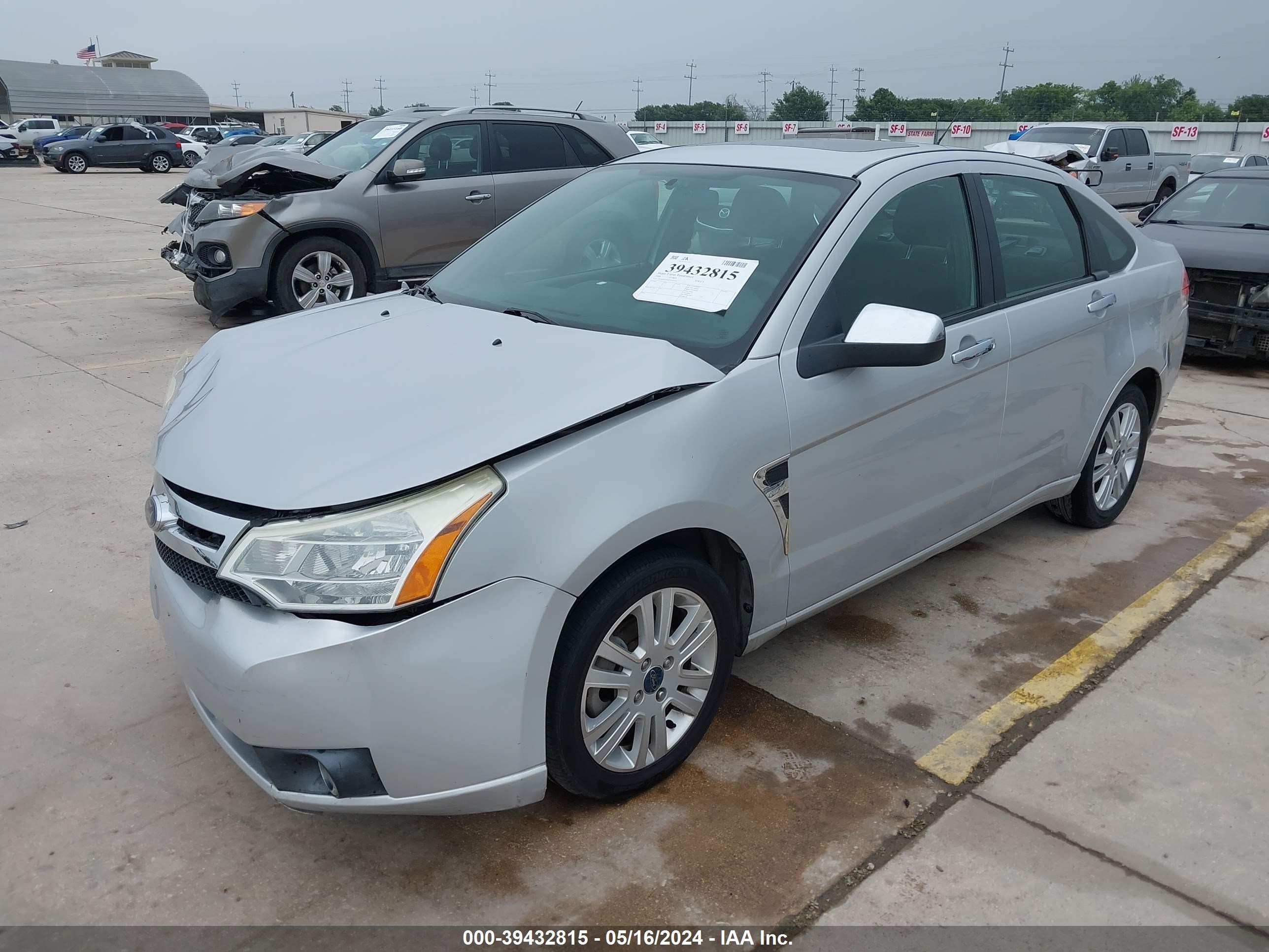 Photo 1 VIN: 1FAHP35N68W235859 - FORD FOCUS 