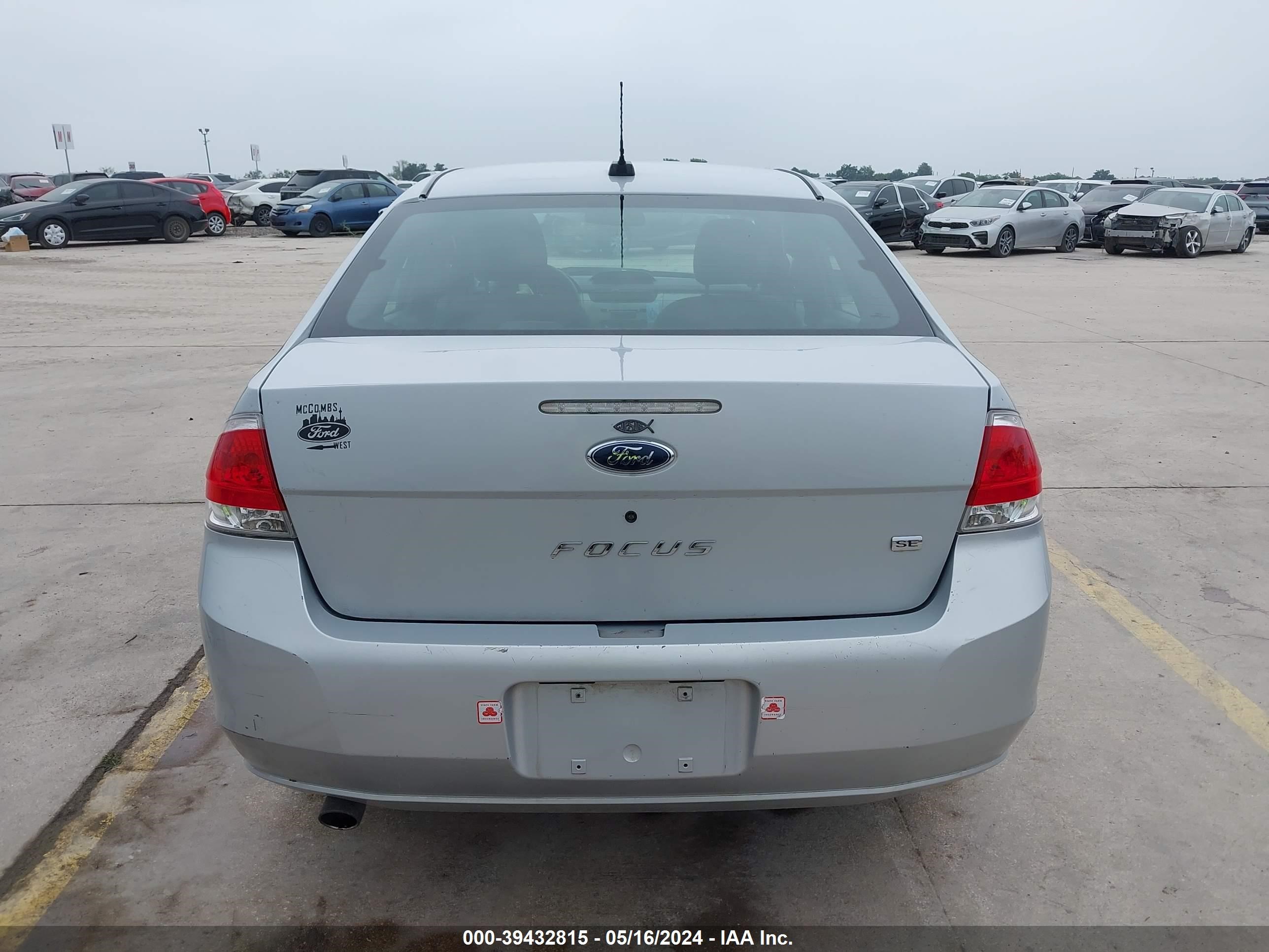 Photo 16 VIN: 1FAHP35N68W235859 - FORD FOCUS 