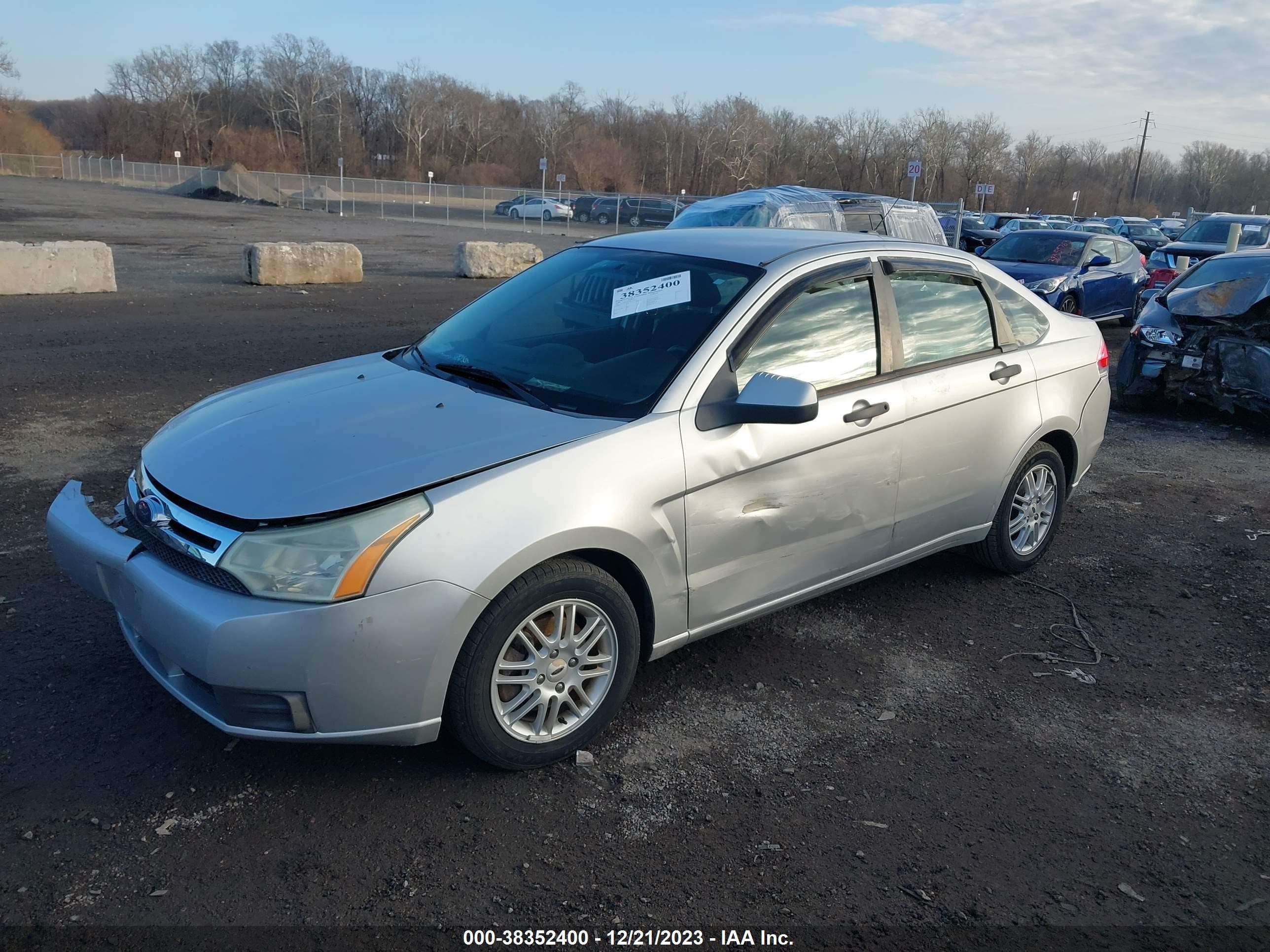 Photo 1 VIN: 1FAHP35N69W113892 - FORD FOCUS 