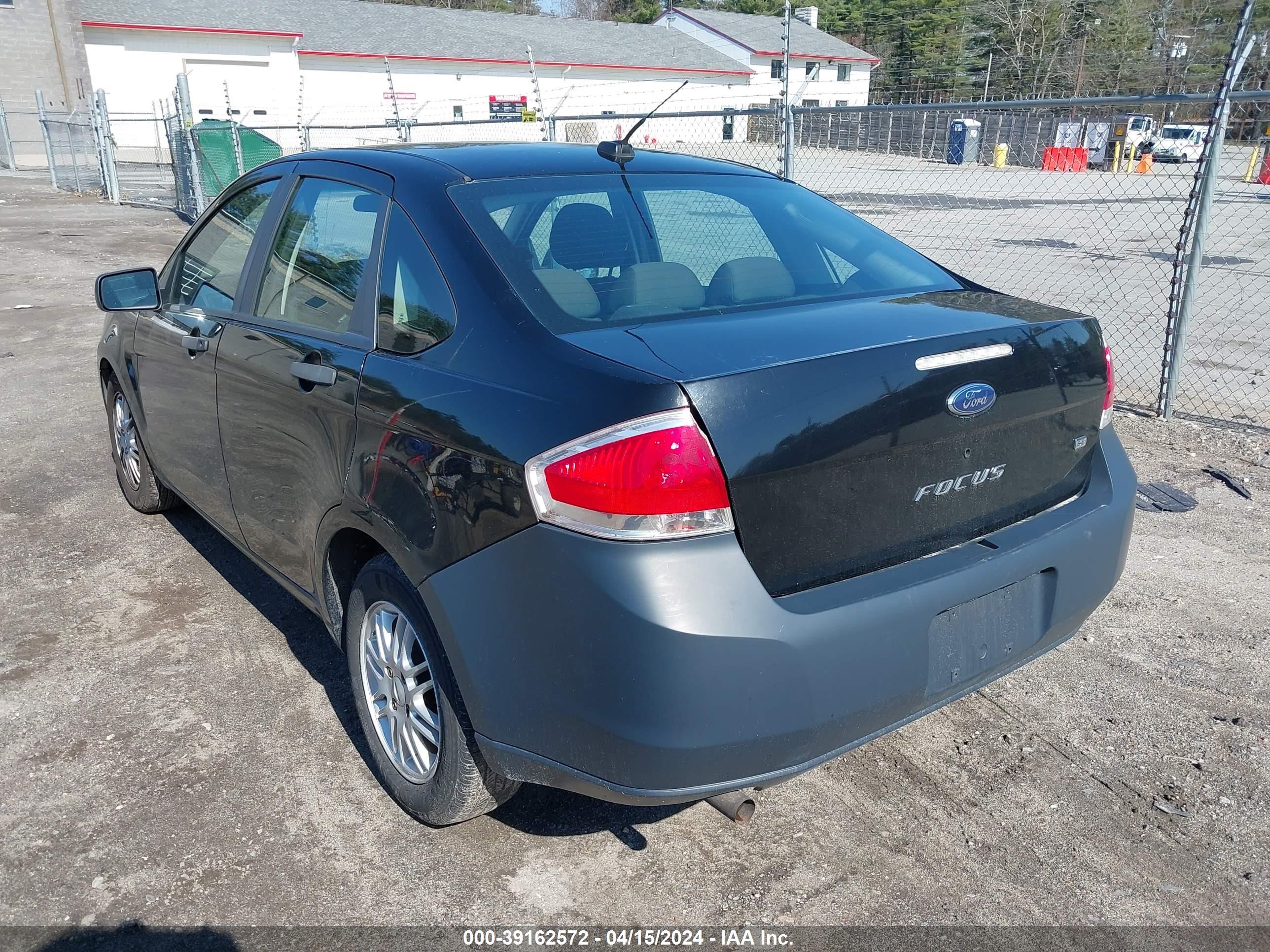 Photo 2 VIN: 1FAHP35N69W138646 - FORD FOCUS 