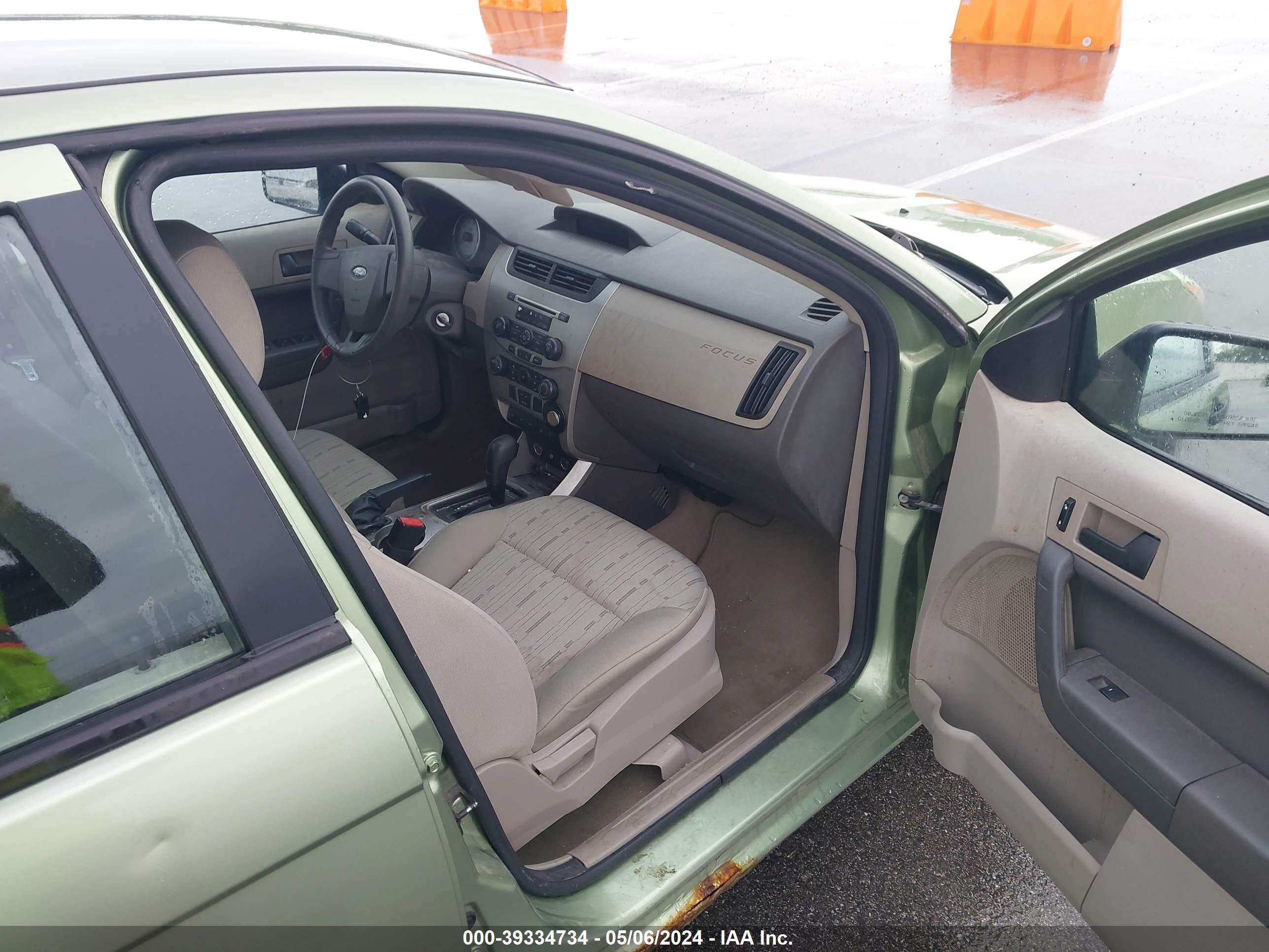 Photo 4 VIN: 1FAHP35N78W127802 - FORD FOCUS 