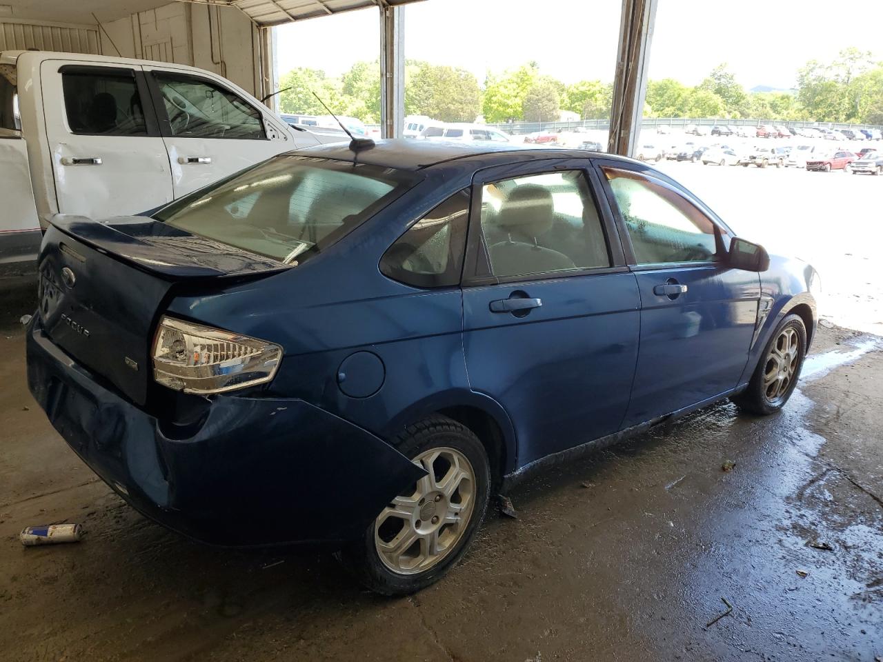 Photo 2 VIN: 1FAHP35N78W188986 - FORD FOCUS 