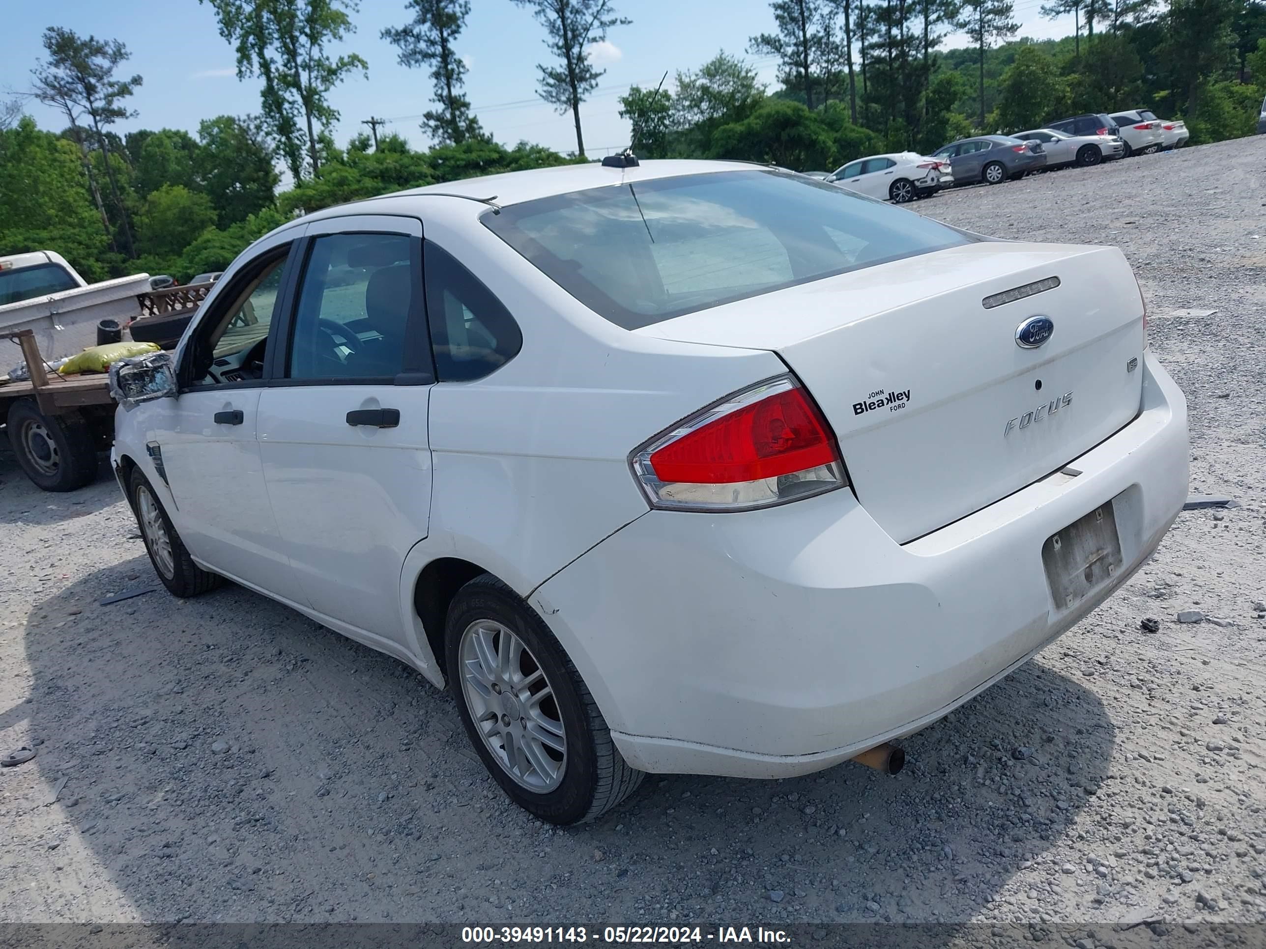 Photo 2 VIN: 1FAHP35N78W211019 - FORD FOCUS 