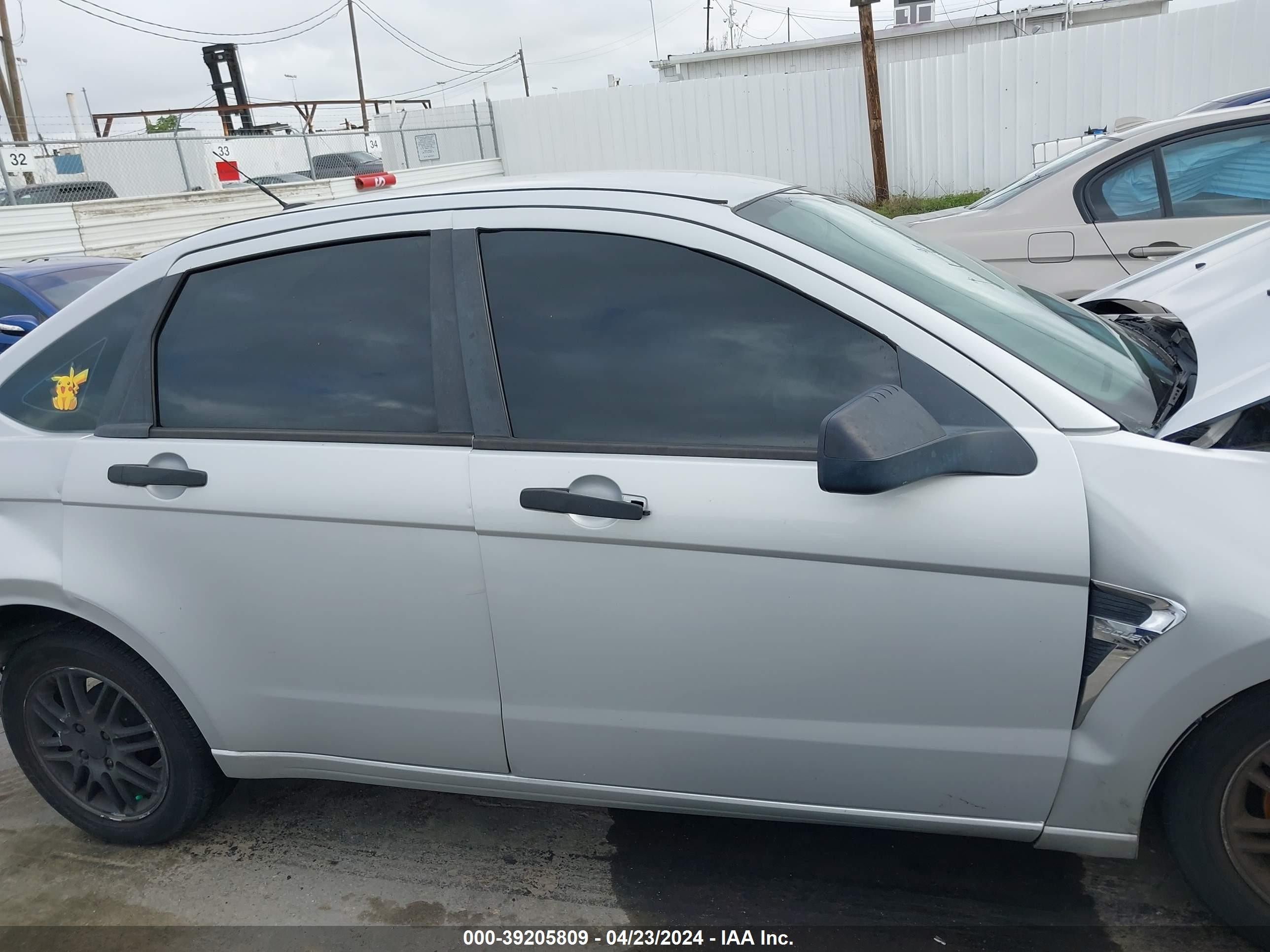 Photo 13 VIN: 1FAHP35N78W266456 - FORD FOCUS 