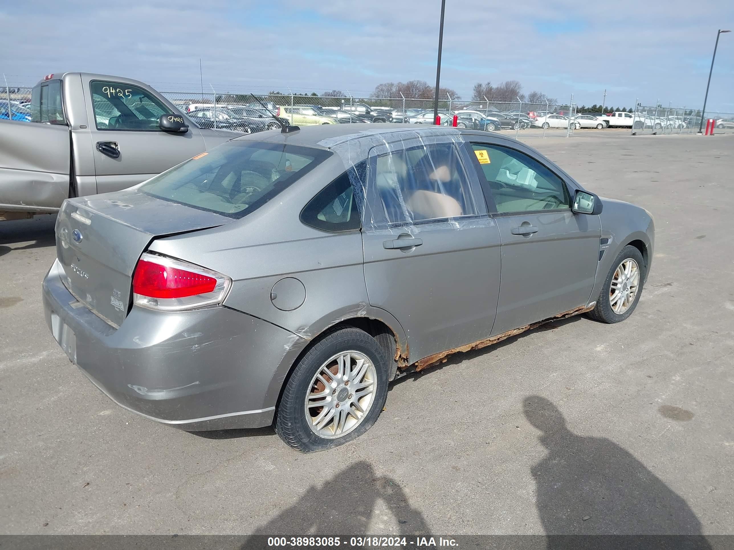 Photo 3 VIN: 1FAHP35N78W293513 - FORD FOCUS 