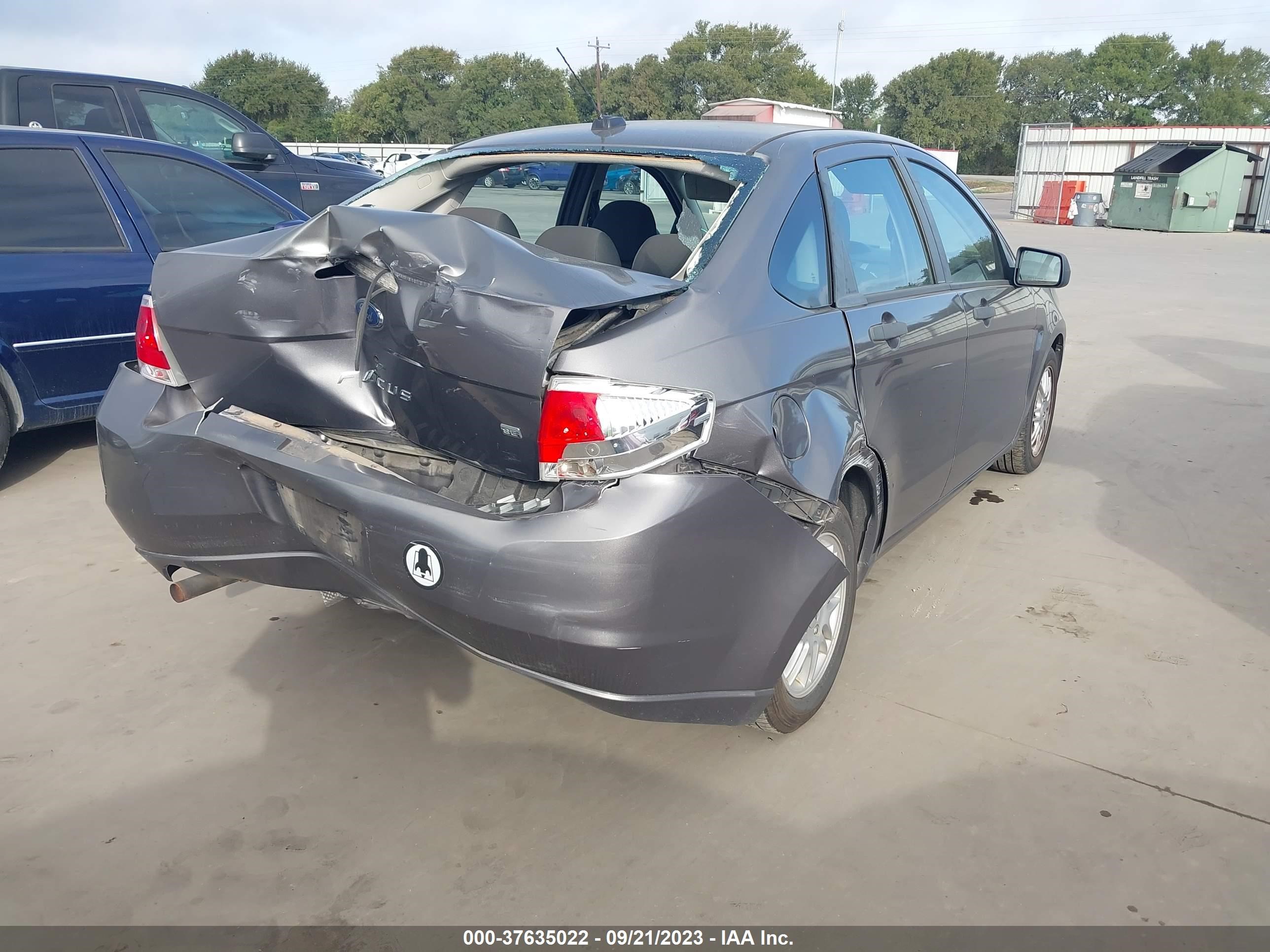 Photo 3 VIN: 1FAHP35N89W173110 - FORD FOCUS 