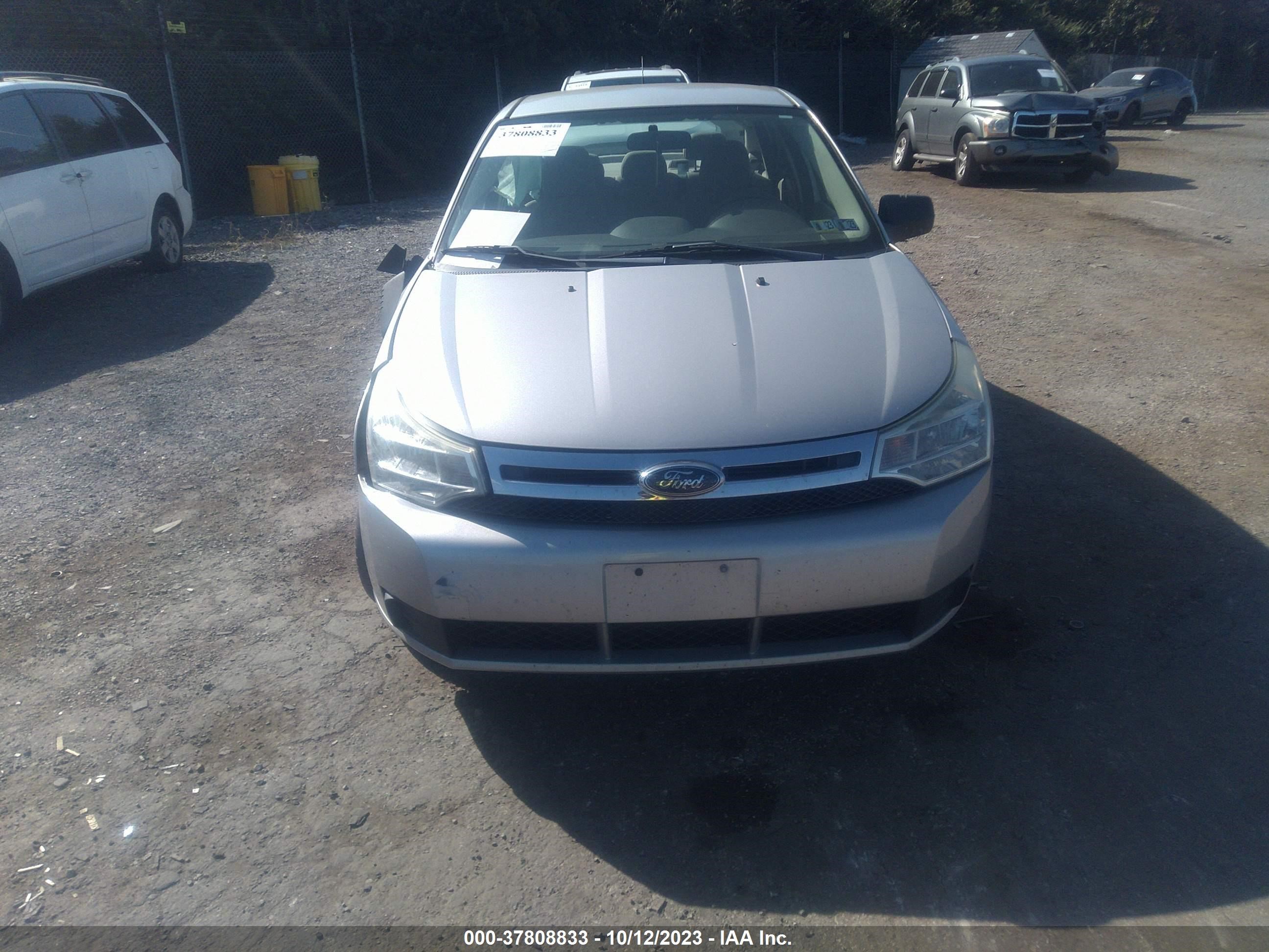 Photo 10 VIN: 1FAHP35N89W226596 - FORD FOCUS 