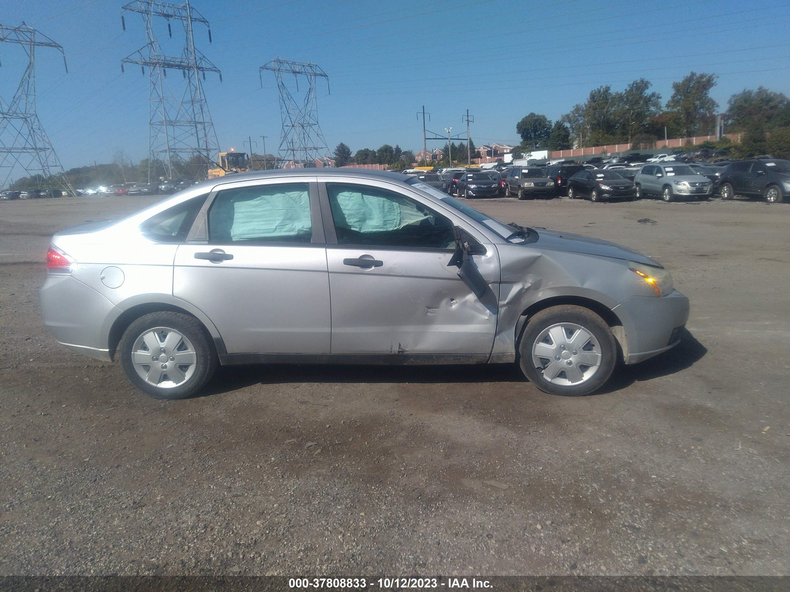 Photo 11 VIN: 1FAHP35N89W226596 - FORD FOCUS 