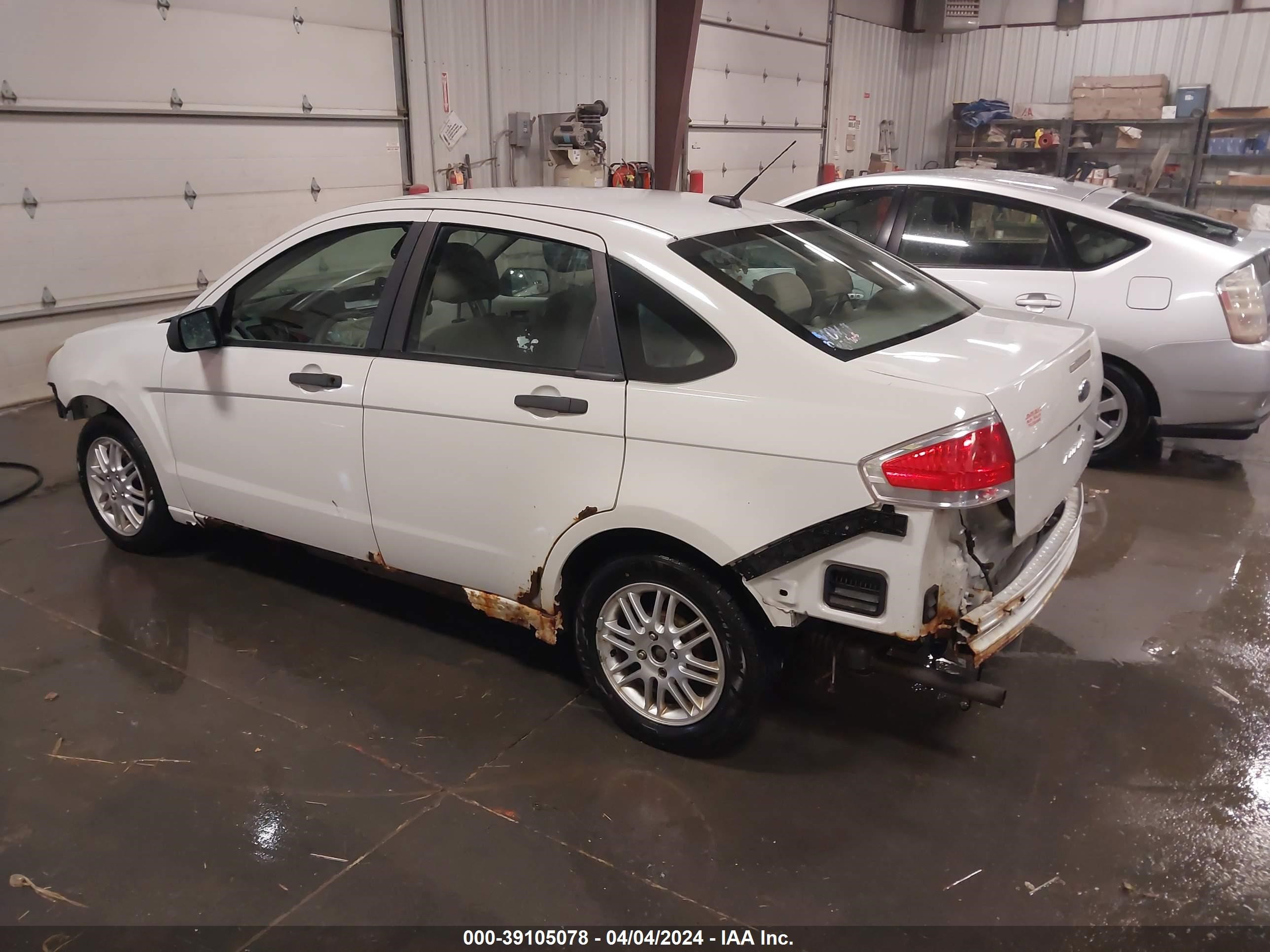 Photo 2 VIN: 1FAHP35N89W255371 - FORD FOCUS 