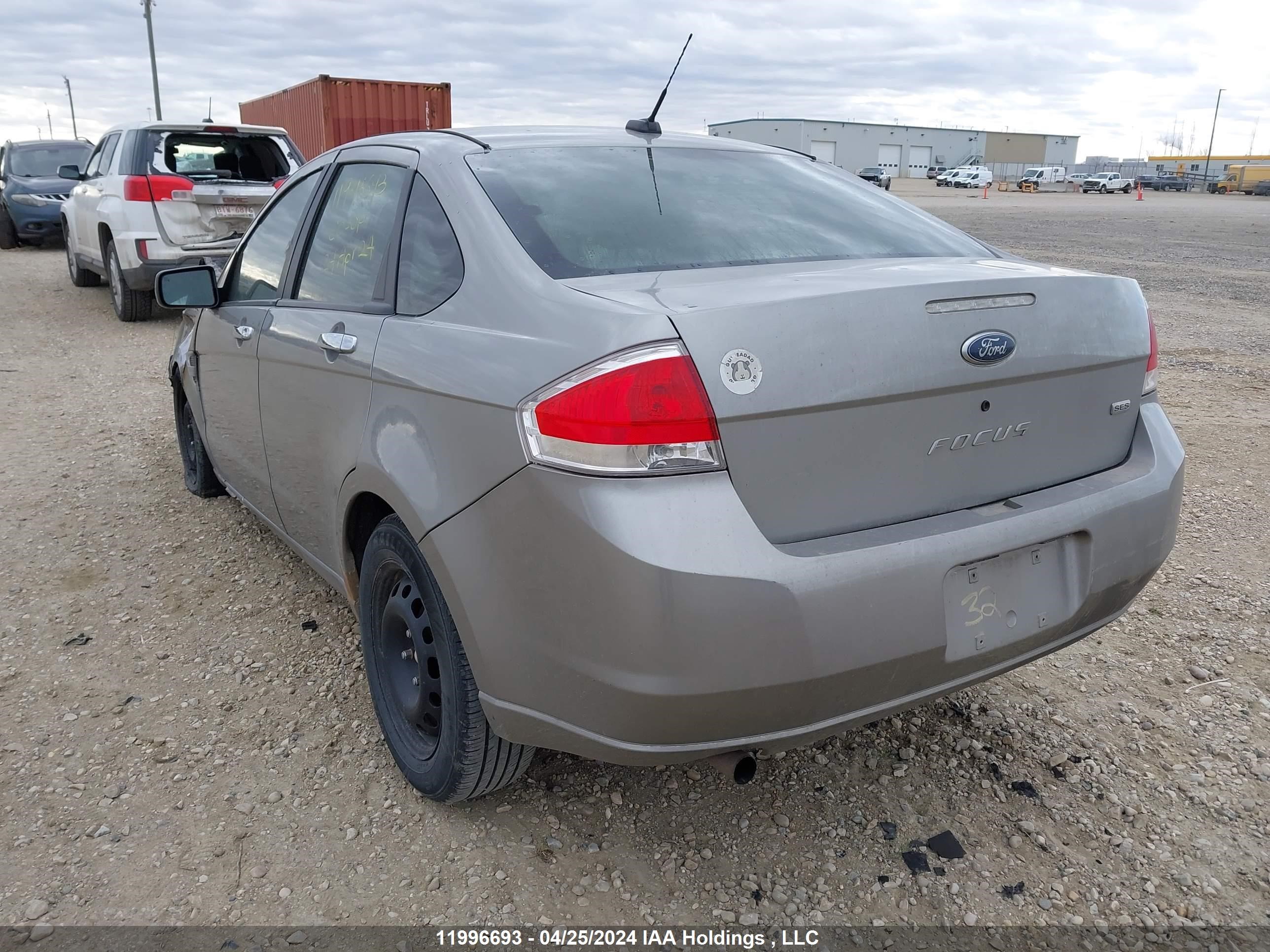 Photo 2 VIN: 1FAHP35N98W167878 - FORD FOCUS 