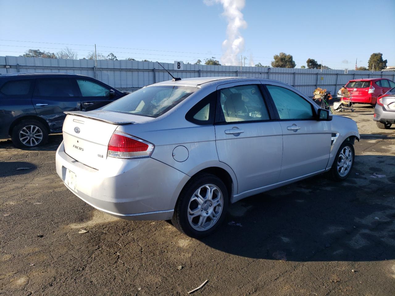 Photo 2 VIN: 1FAHP35N98W207814 - FORD FOCUS 