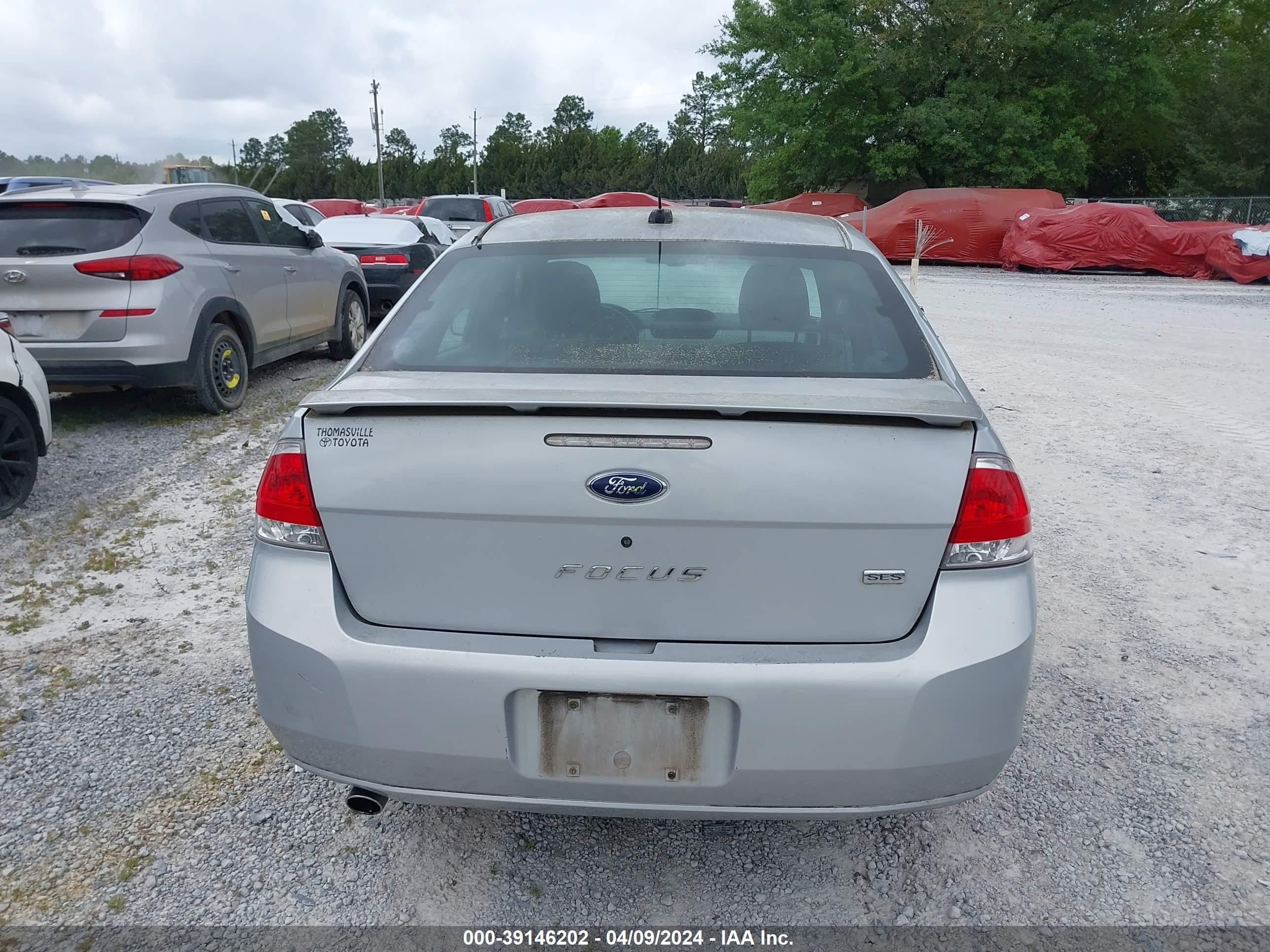 Photo 15 VIN: 1FAHP35N98W216271 - FORD FOCUS 