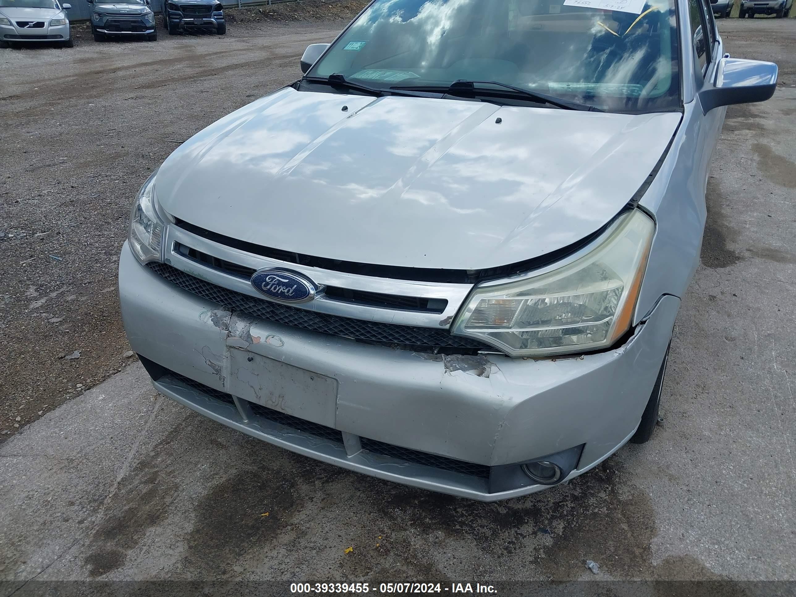 Photo 5 VIN: 1FAHP35N98W220885 - FORD FOCUS 